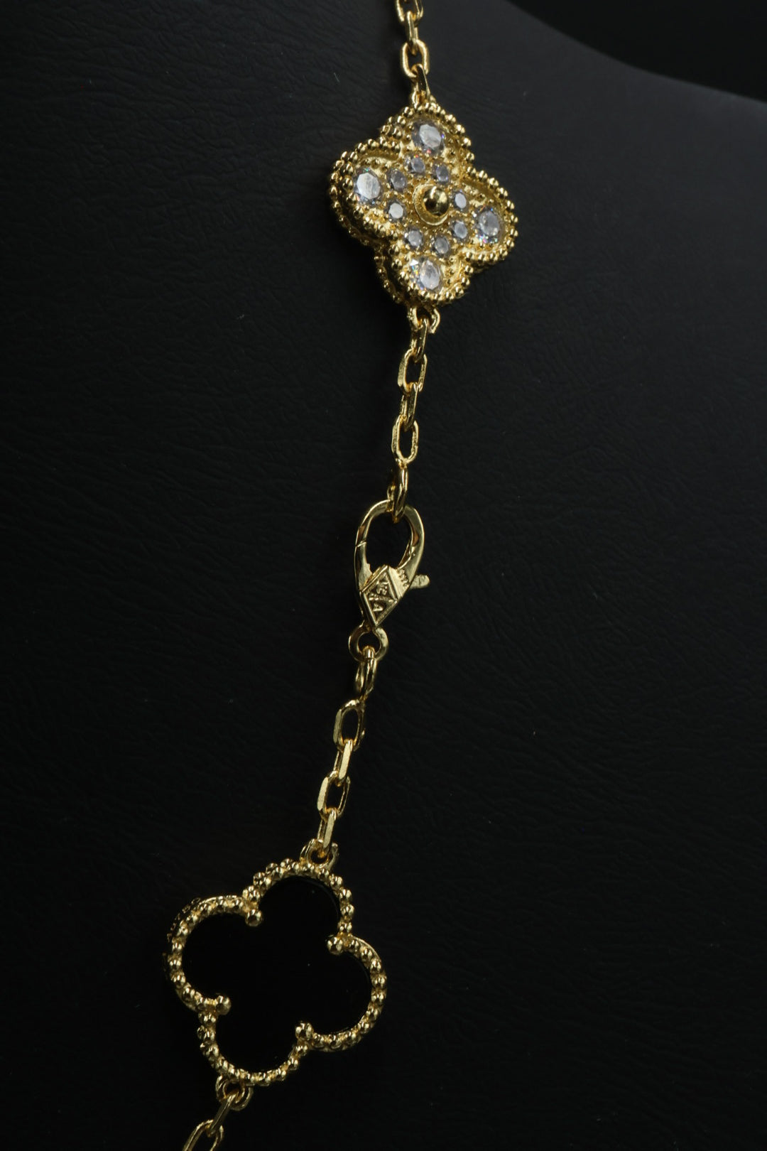 Collar VCA Alhambra 10 Motivos - Gold Onyx Diamonds.