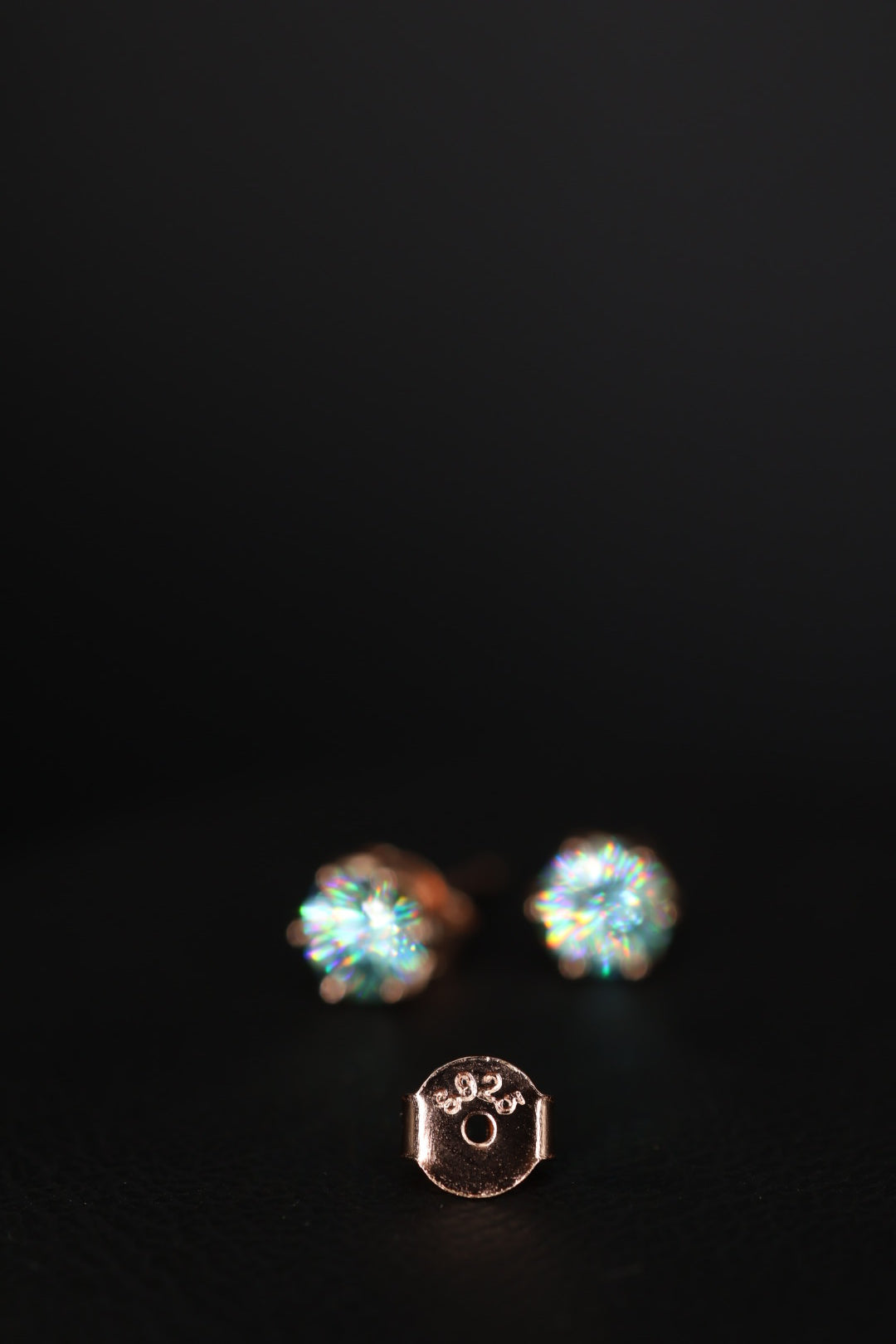 Aretes Plata .925 Baño de Oro Rosa - Moissanita Blue 0.5 ct.