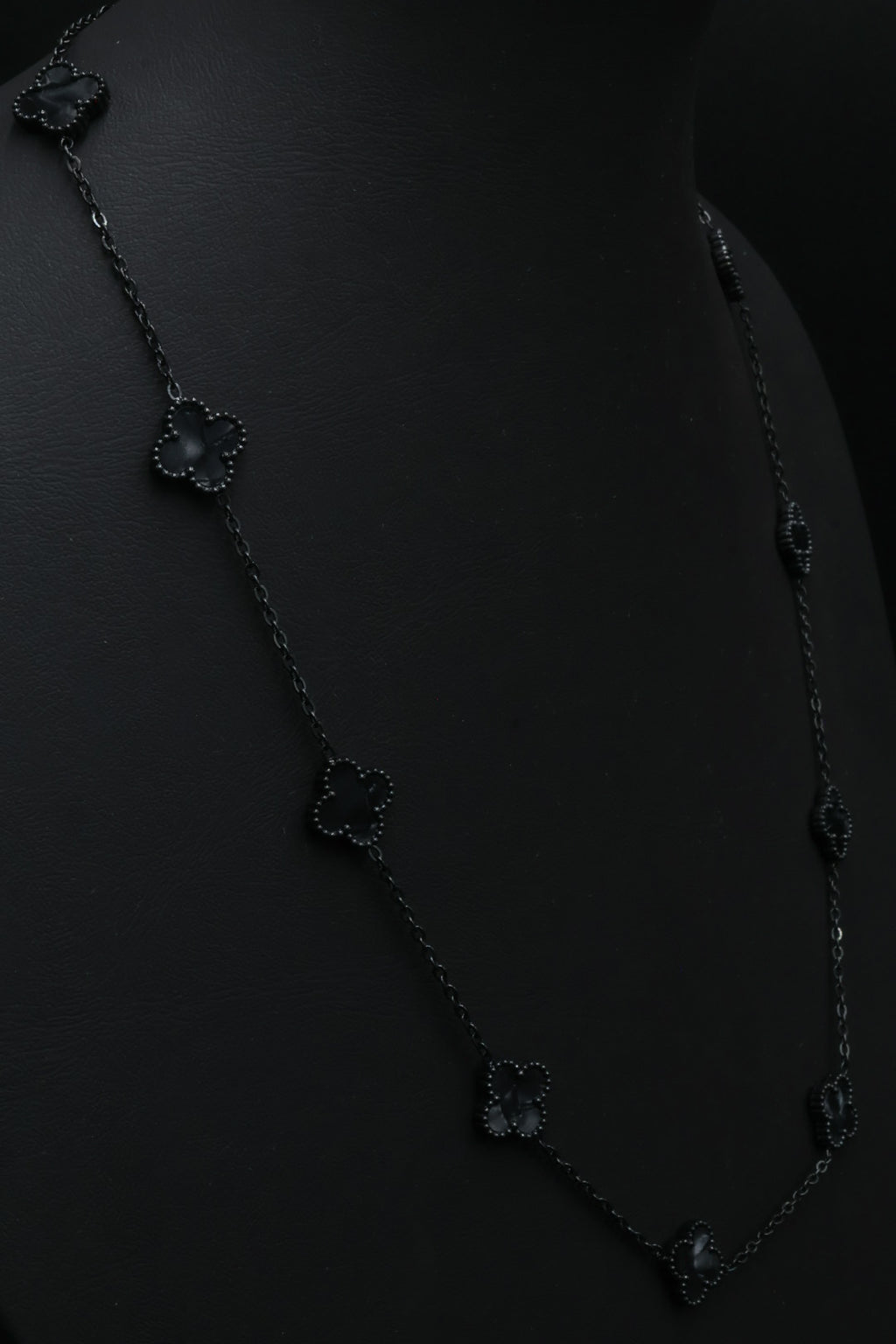 Collar Trébol 13 mm Negro Marmolado. - Negro.