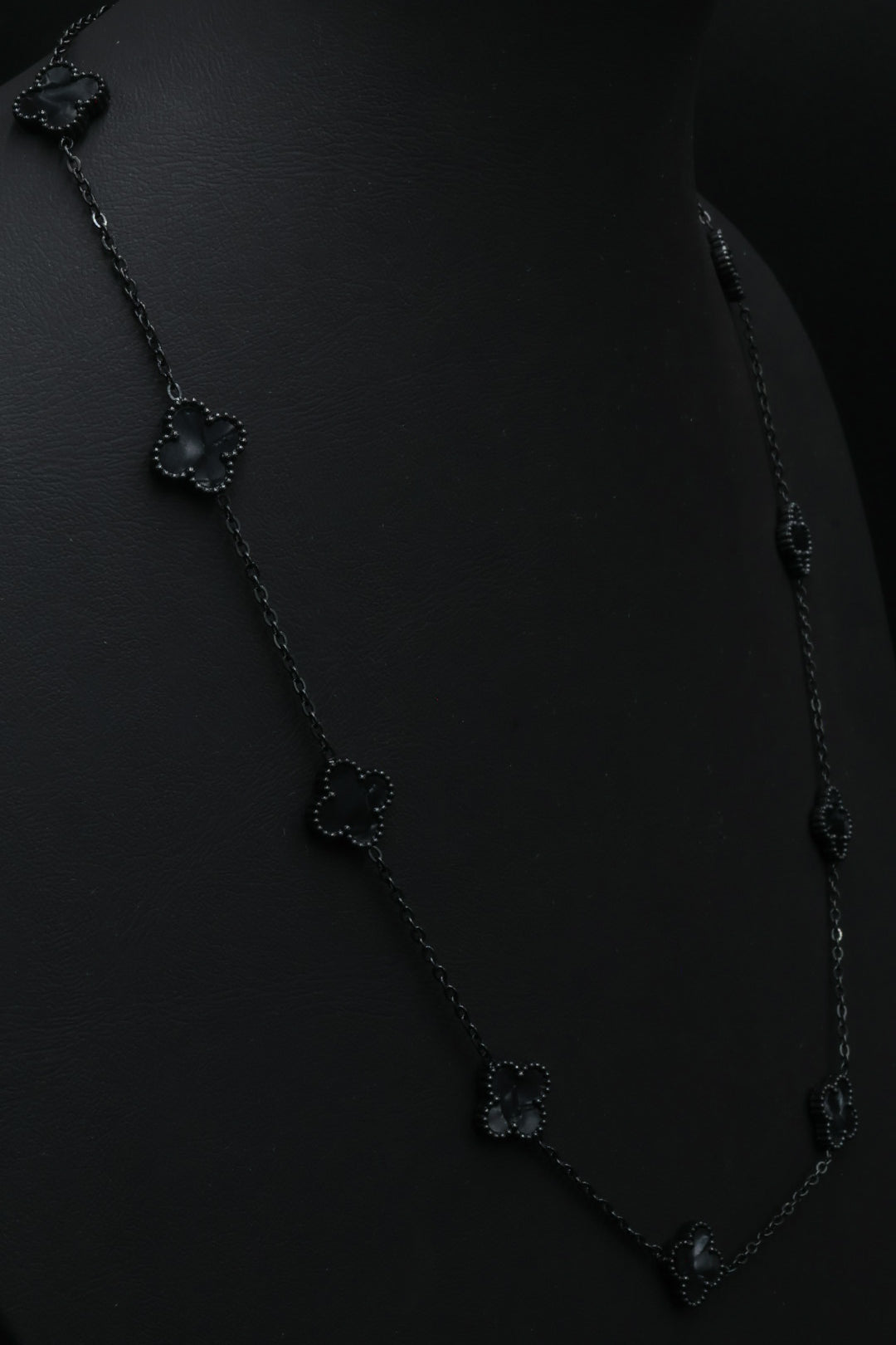 Collar Trébol 13 mm Negro Marmolado. - Negro.