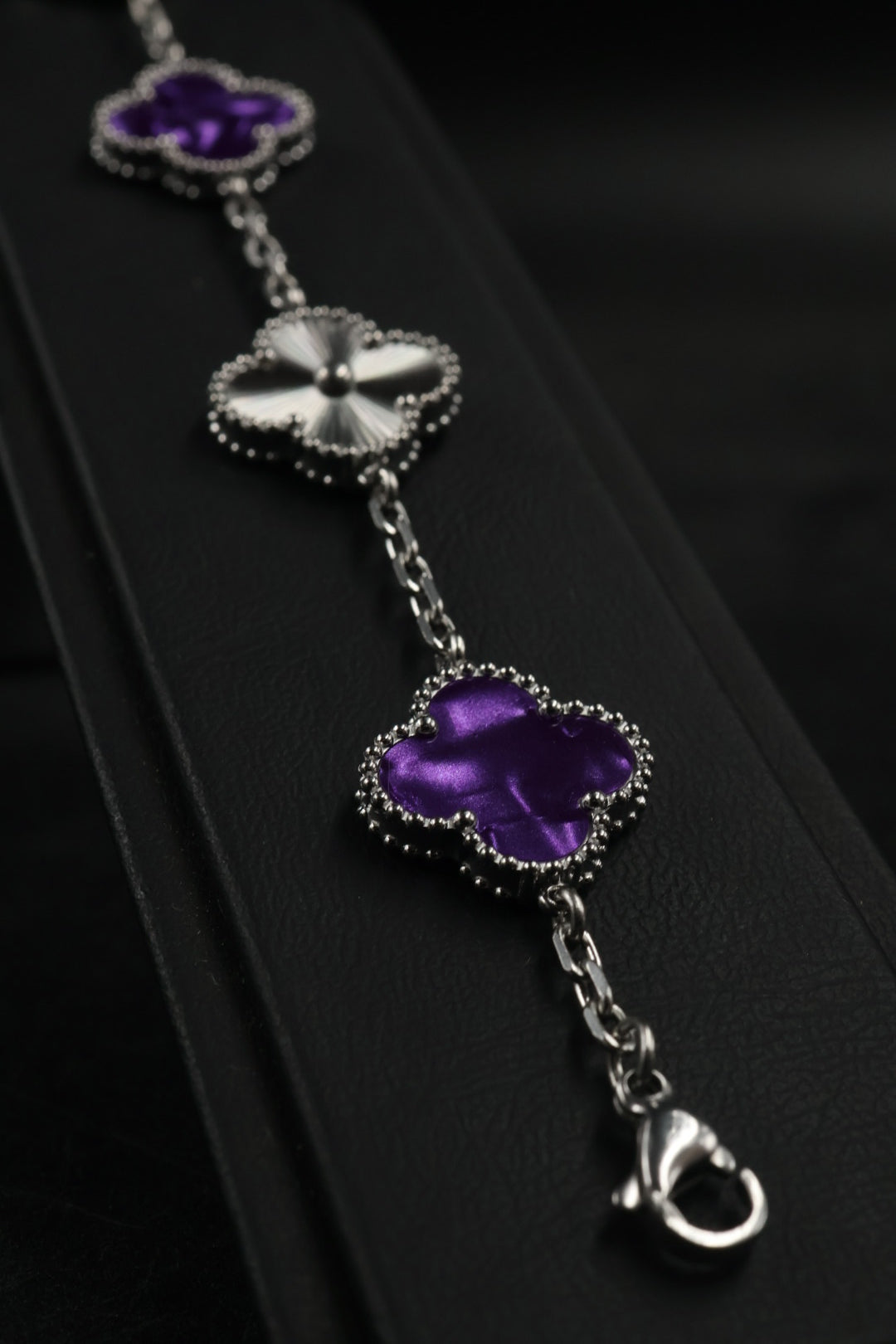 Pulsera Trébol Morado Mármol- Láser Plateado.