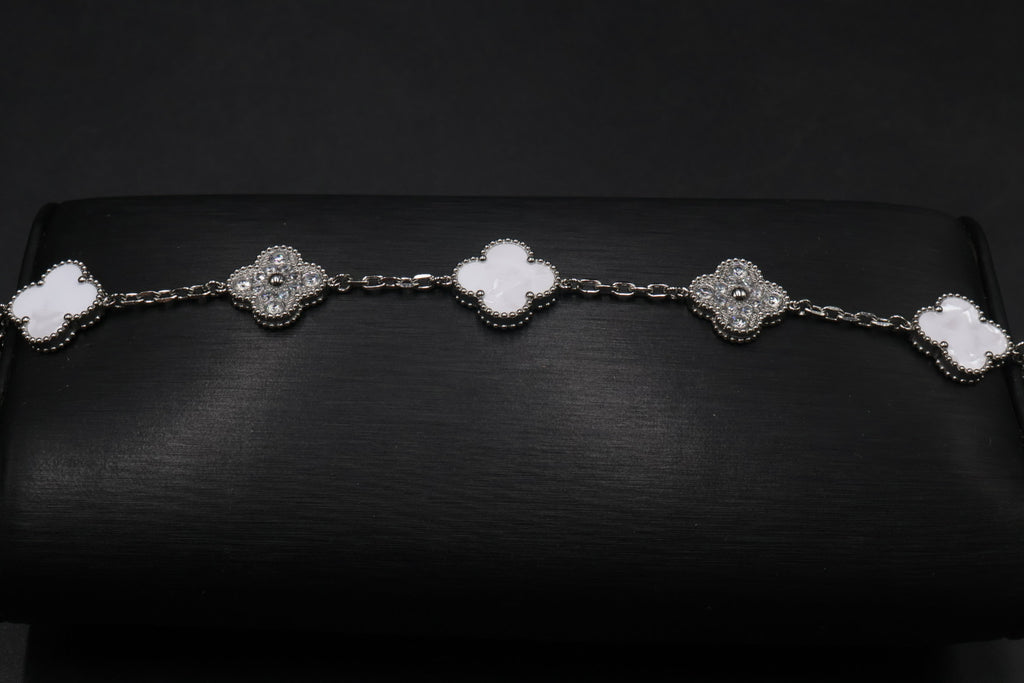 Pulsera Trébol 15 mm Mármol Blanco con Zirconias