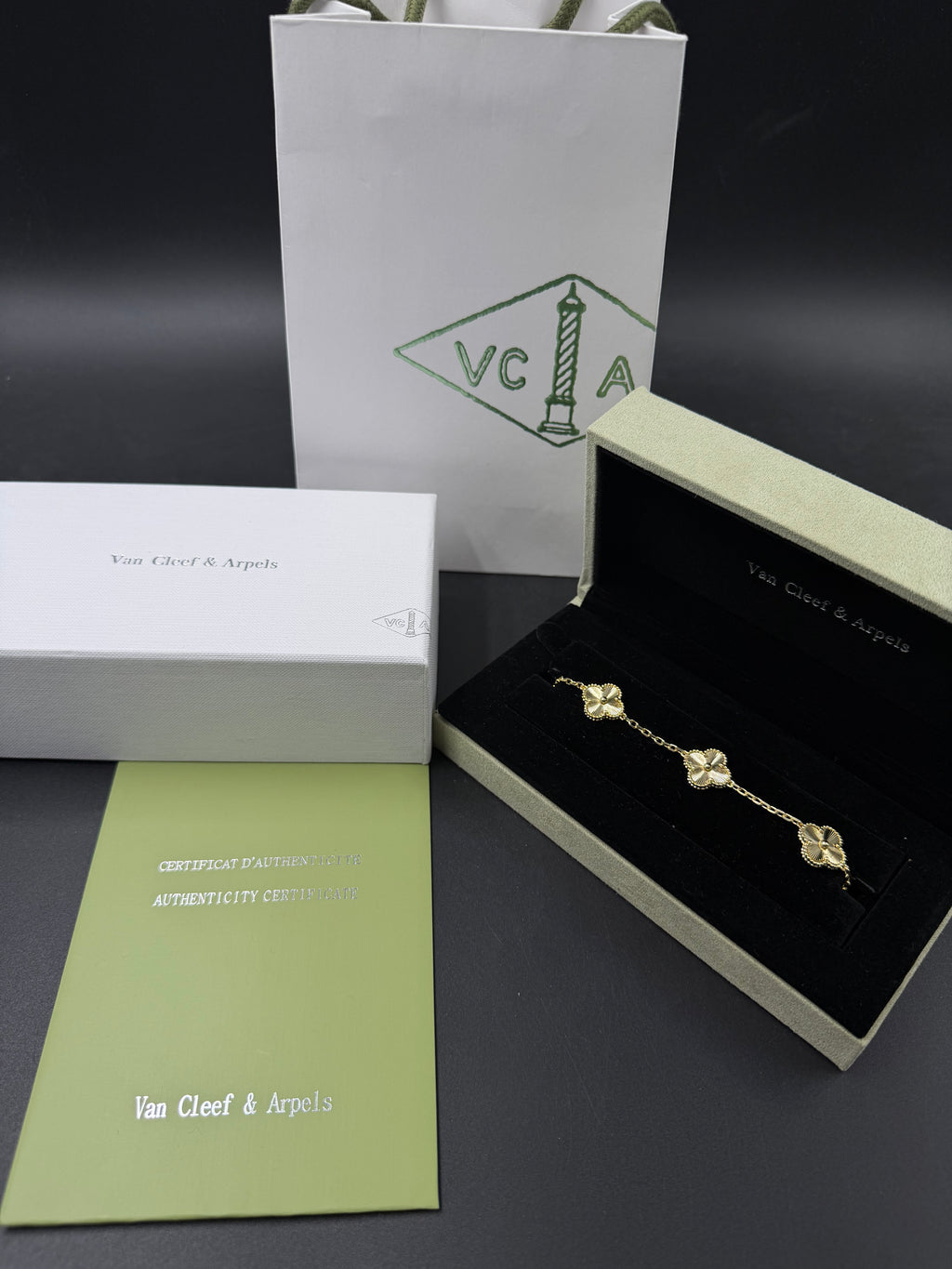 Pulsera VCA Alhambra 1:1 Gold Guilloché