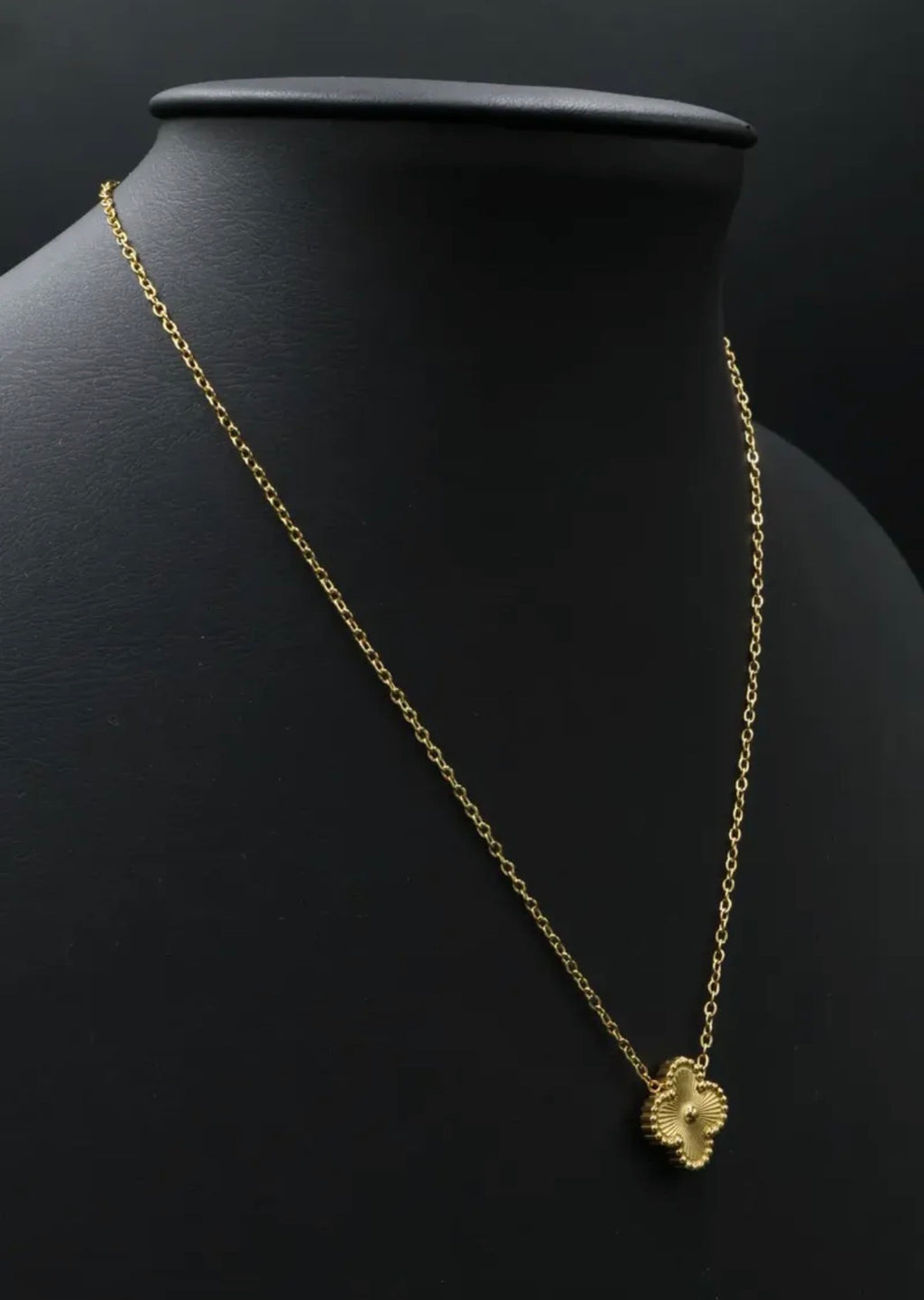 Collar 1 trébol - Dorado Láser.