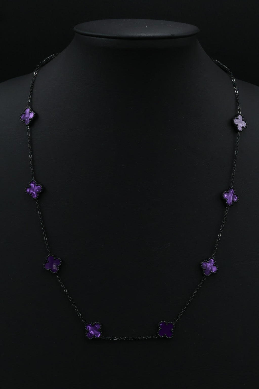 Collar Trébol 13 mm Morado Marmolado. - Negro.