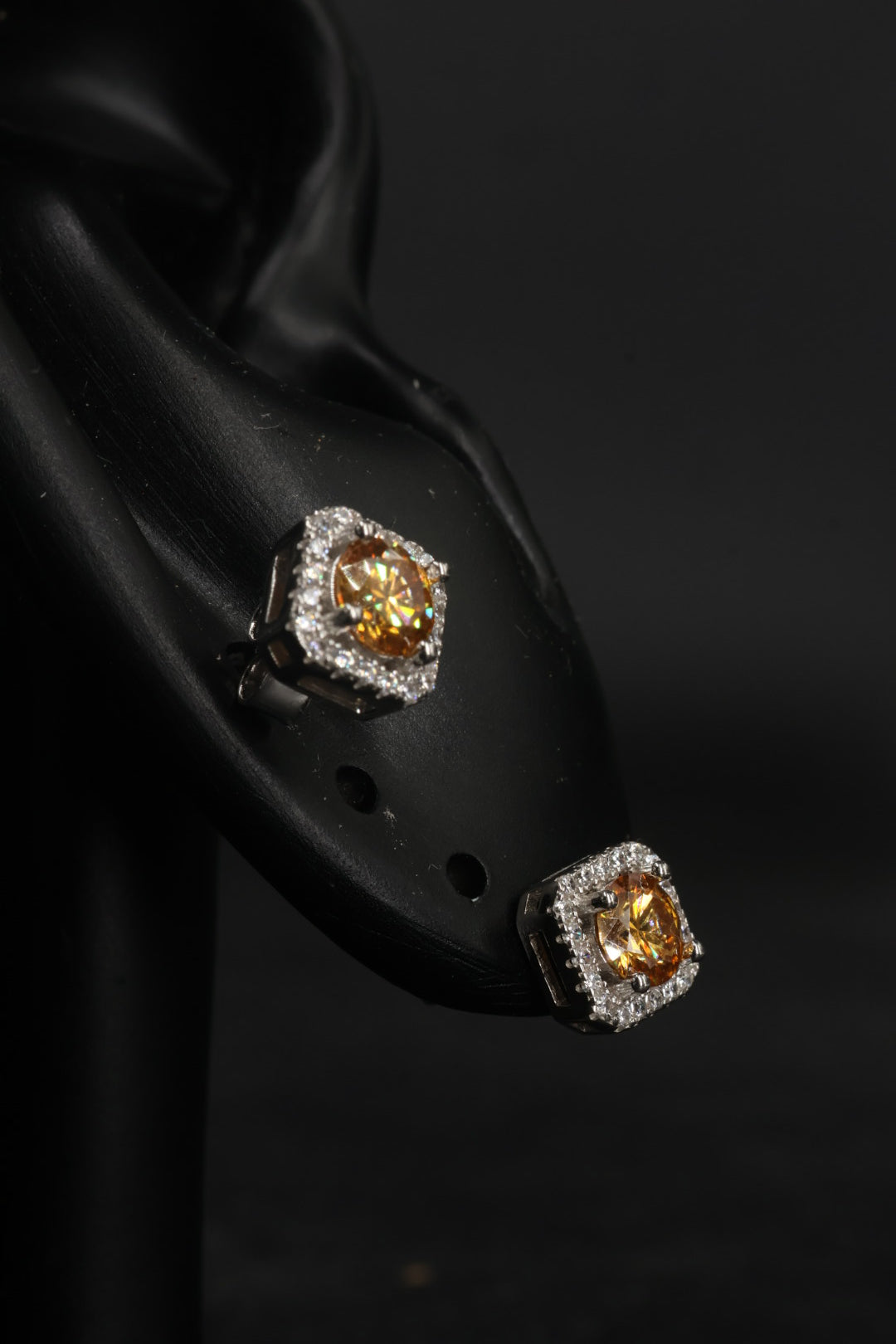 Aretes en Plata 925 Perfect Box - Moissanita Champagne 0.5 ct.