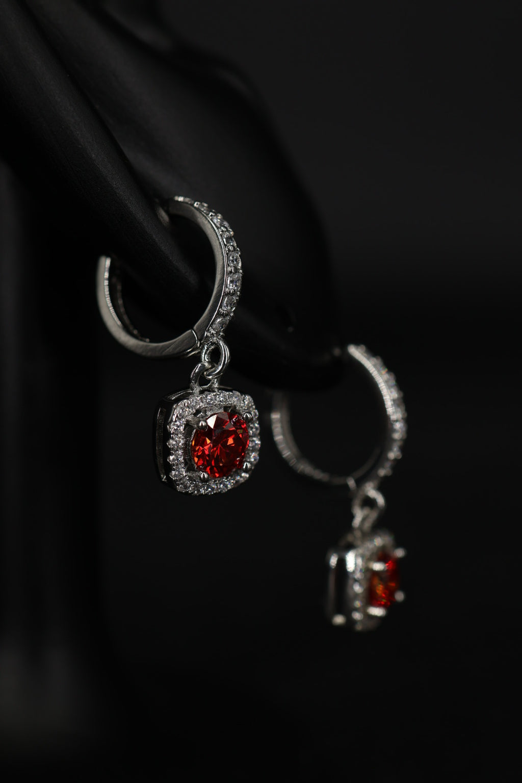 Aretes Colgante Box Plata .925 - Moissanita Red 0.5 ct.