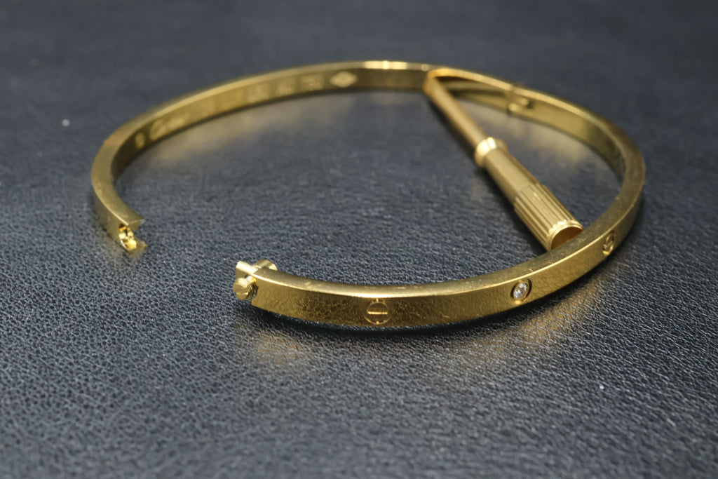 Brazalete Cartier Love Diamonds - Dorado
