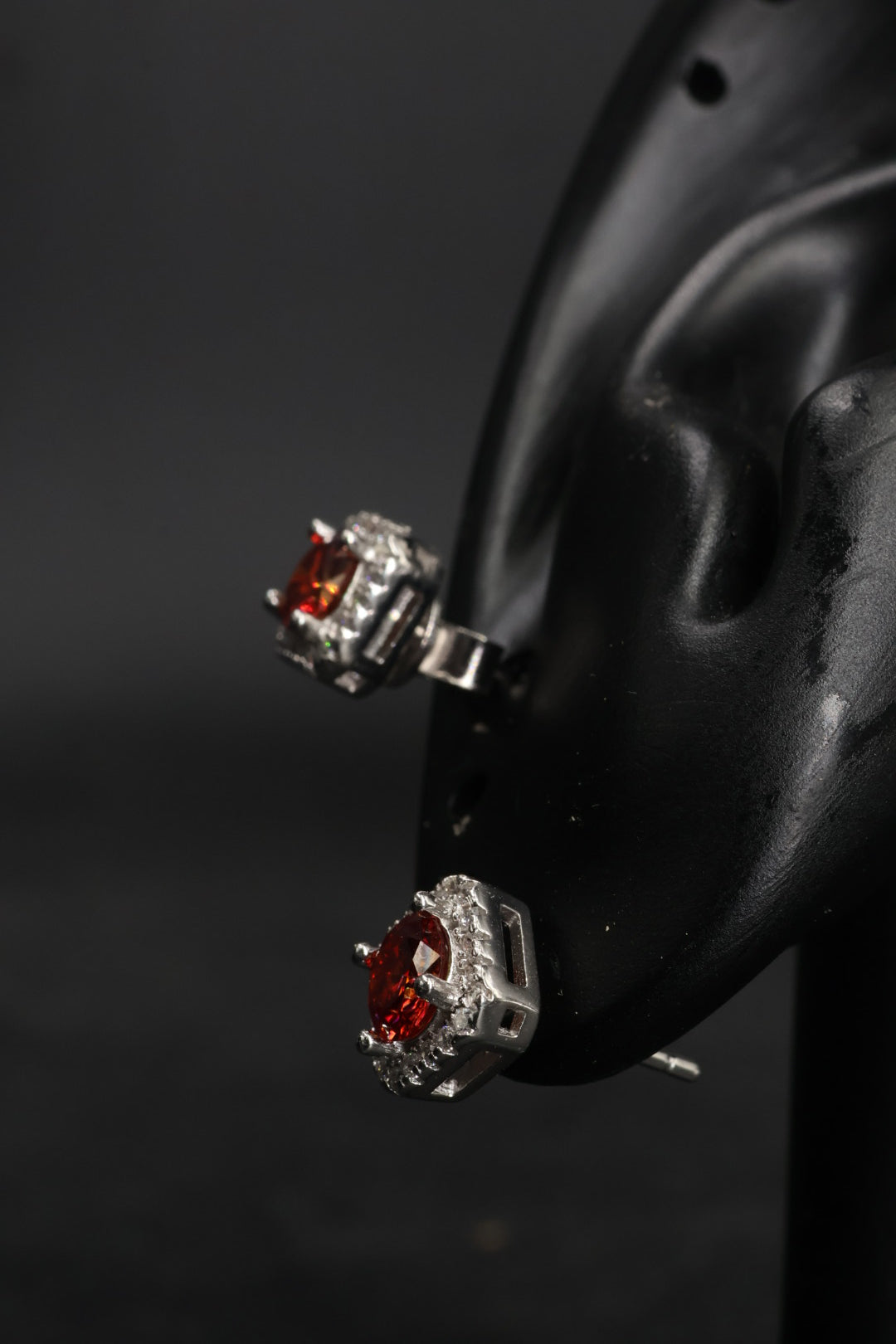 Aretes en Plata 925 Perfect Box - Moissanita Red 0.5 ct.