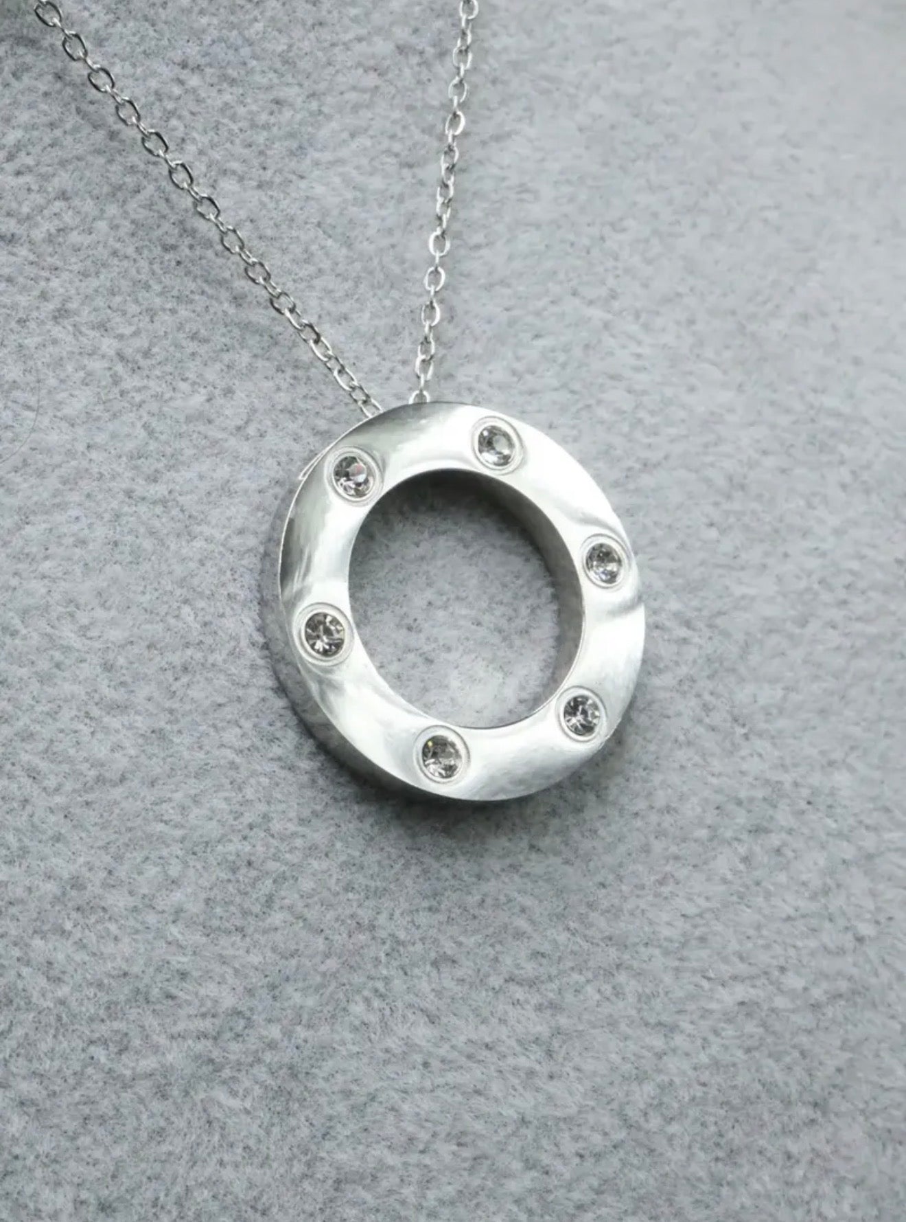 Collar Clavo con Zirconias - Plateado.