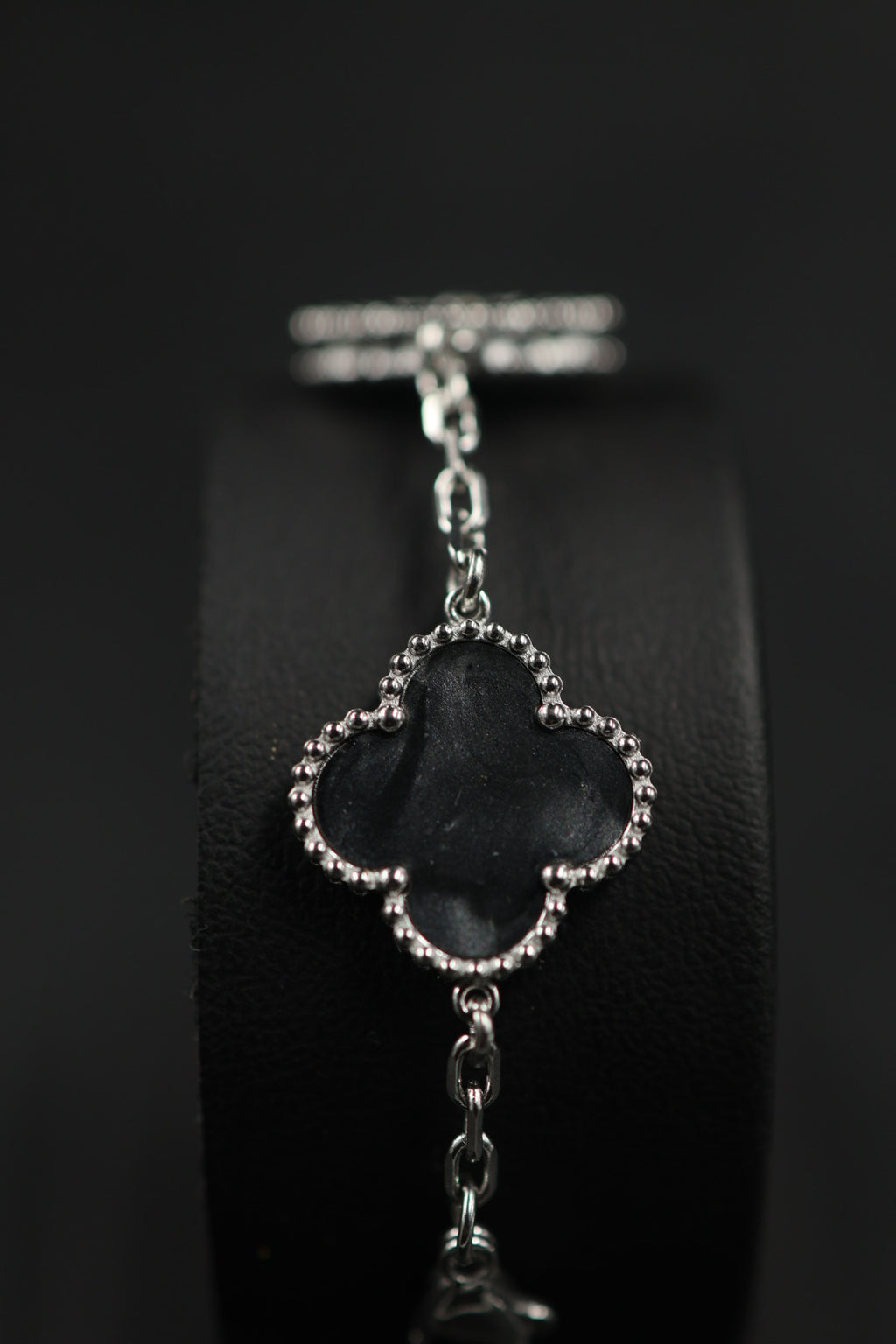 Pulsera Trébol Negro Mármol- Láser Plateado.