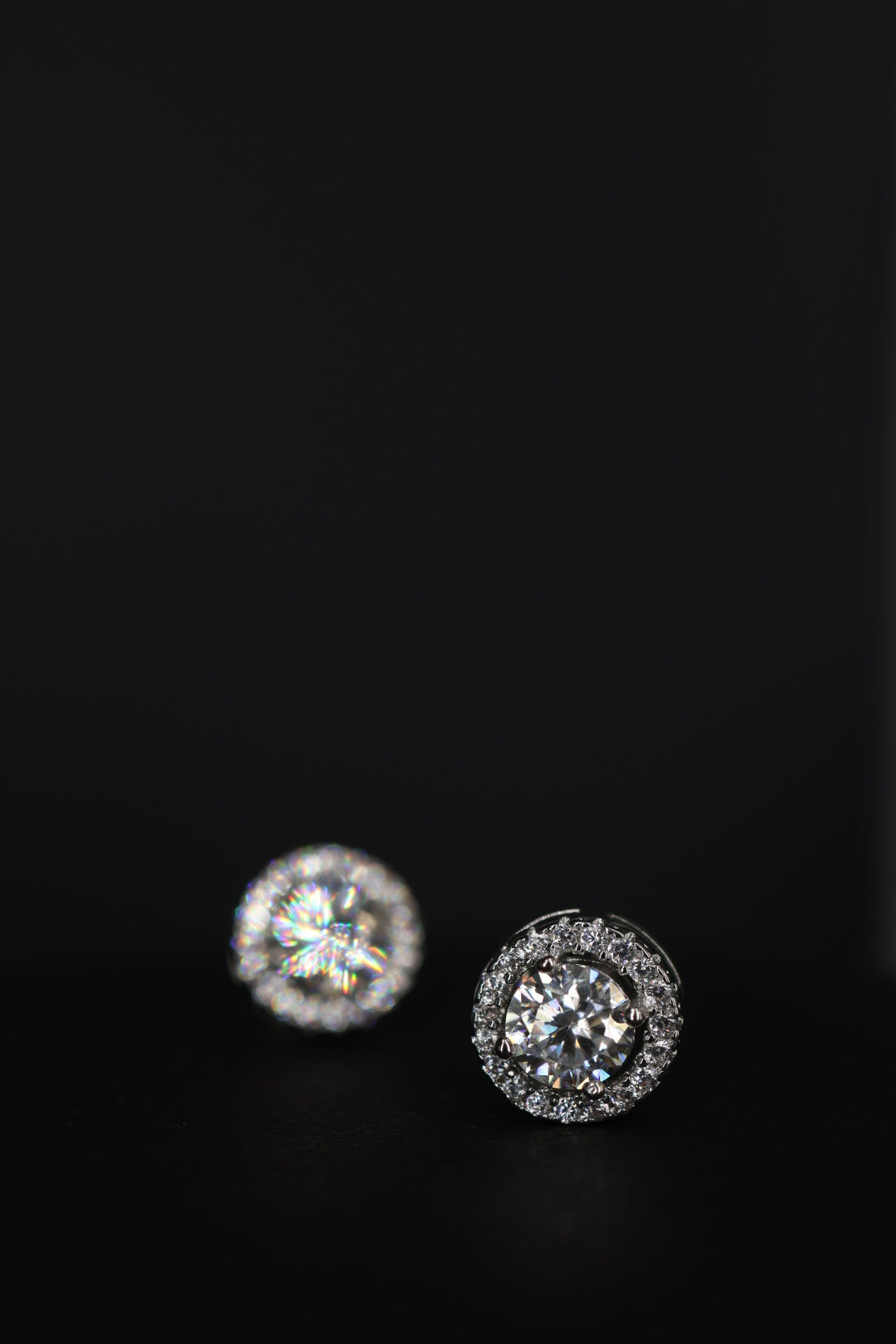 Aretes Circle Plata .925 - Moissanita D 0.5 ct.