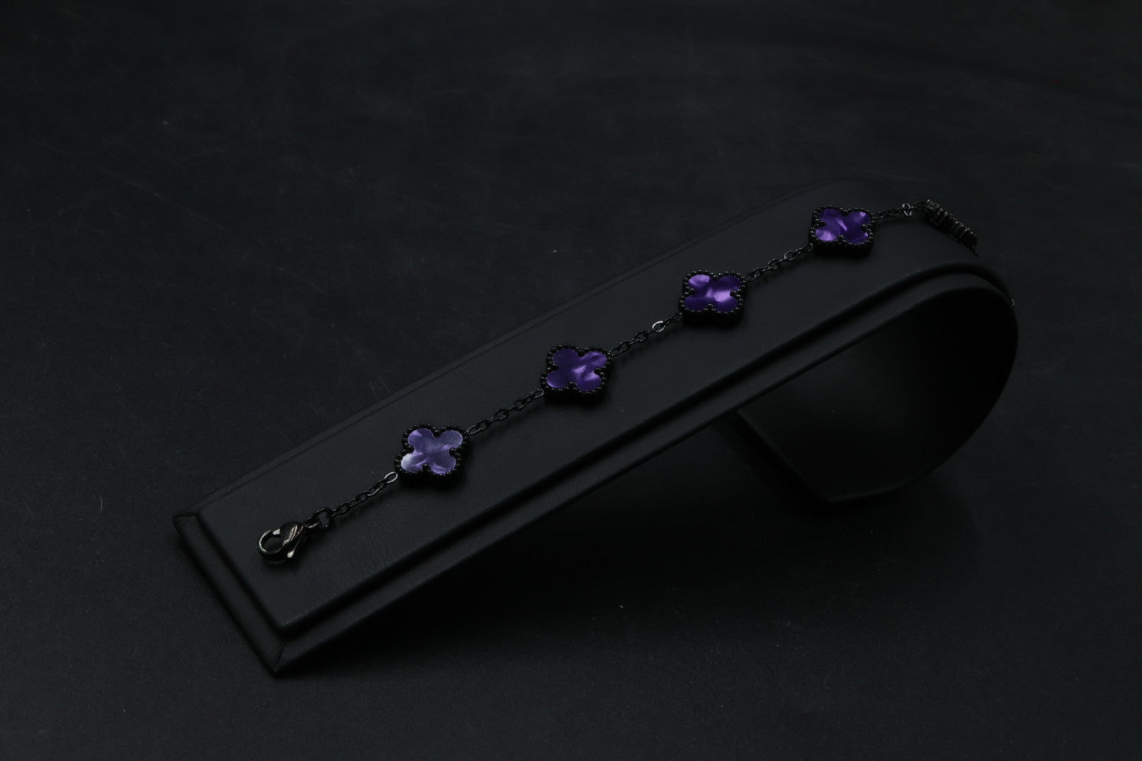 Pulsera Negra Trébol 13 mm Mármol - Morado.