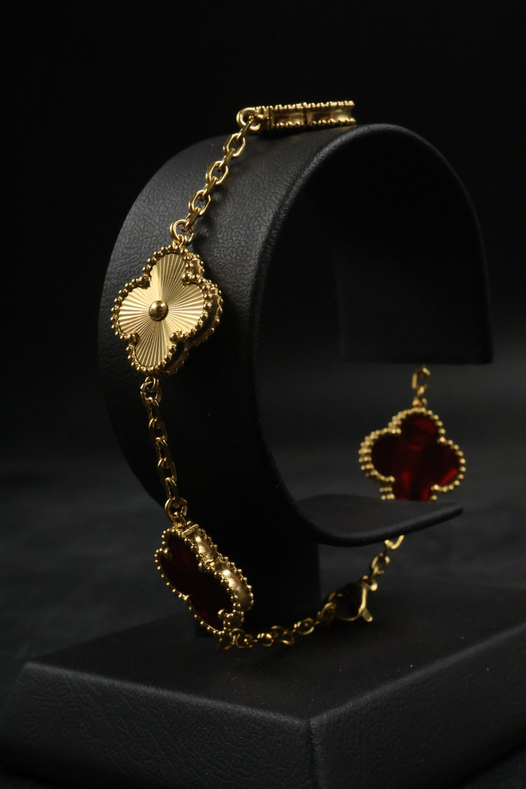 Pulsera Trébol Rojo Mármol- Láser Dorado.
