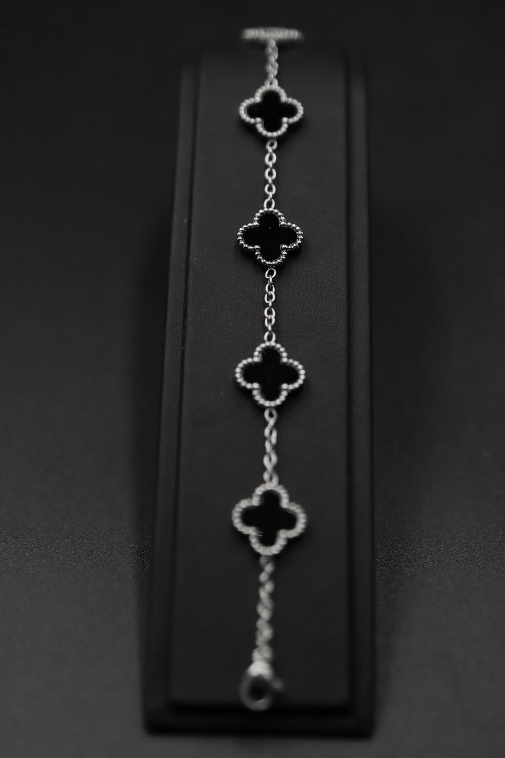 Pulsera Trébol 13 mm Liso Plateado - Negro.