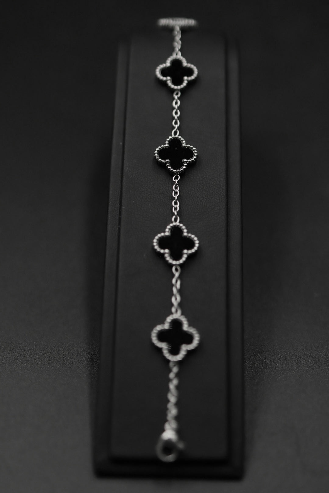Pulsera Trébol 13 mm Liso Plateado - Negro.