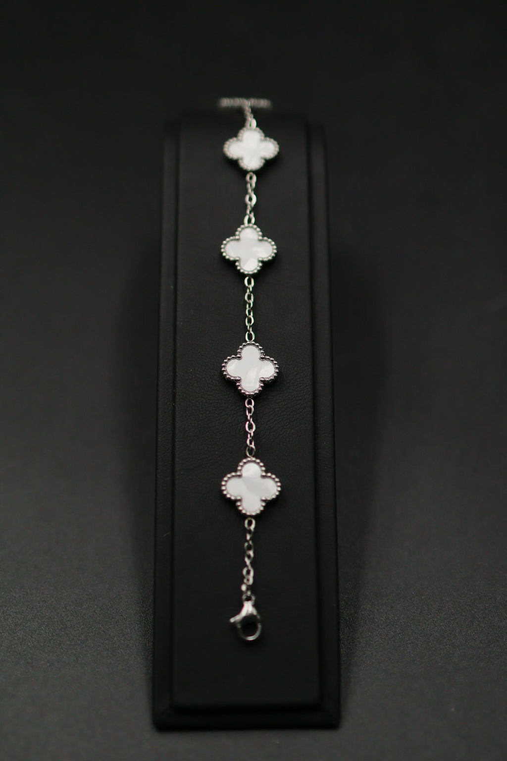 Pulsera Trébol 13 mm Liso Plateado - Blanco.