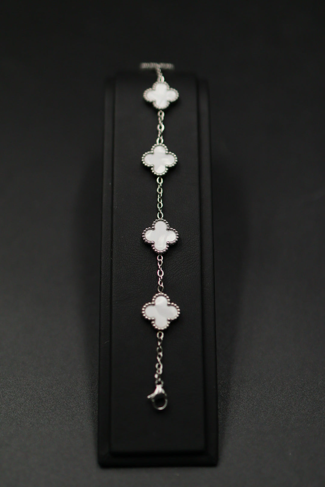Pulsera Trébol 13 mm Liso Plateado - Blanco.