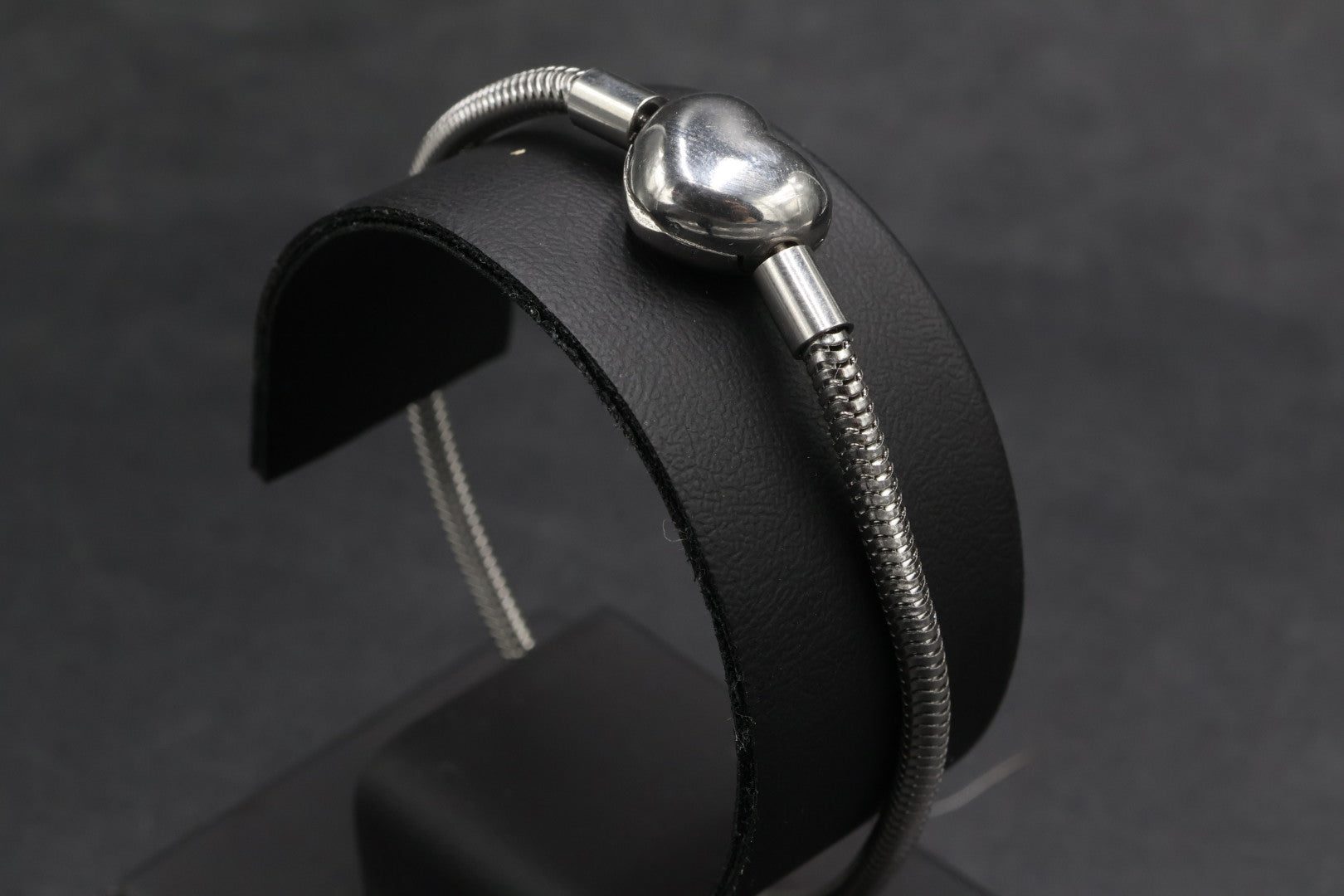 Pulsera tipo Pandora 4.