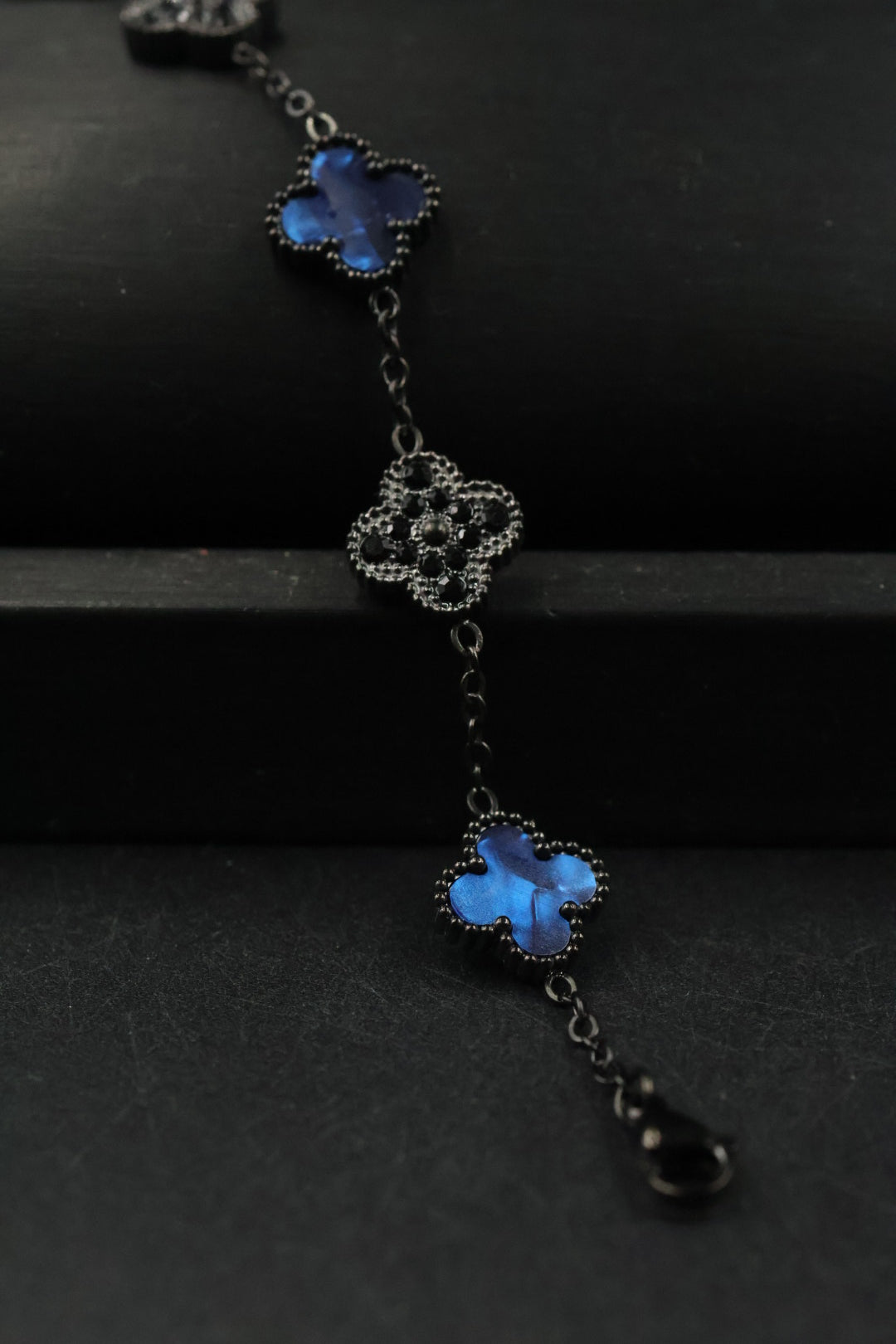 Pulsera Trébol Azul Marino Mármol- Zirconias Negras.