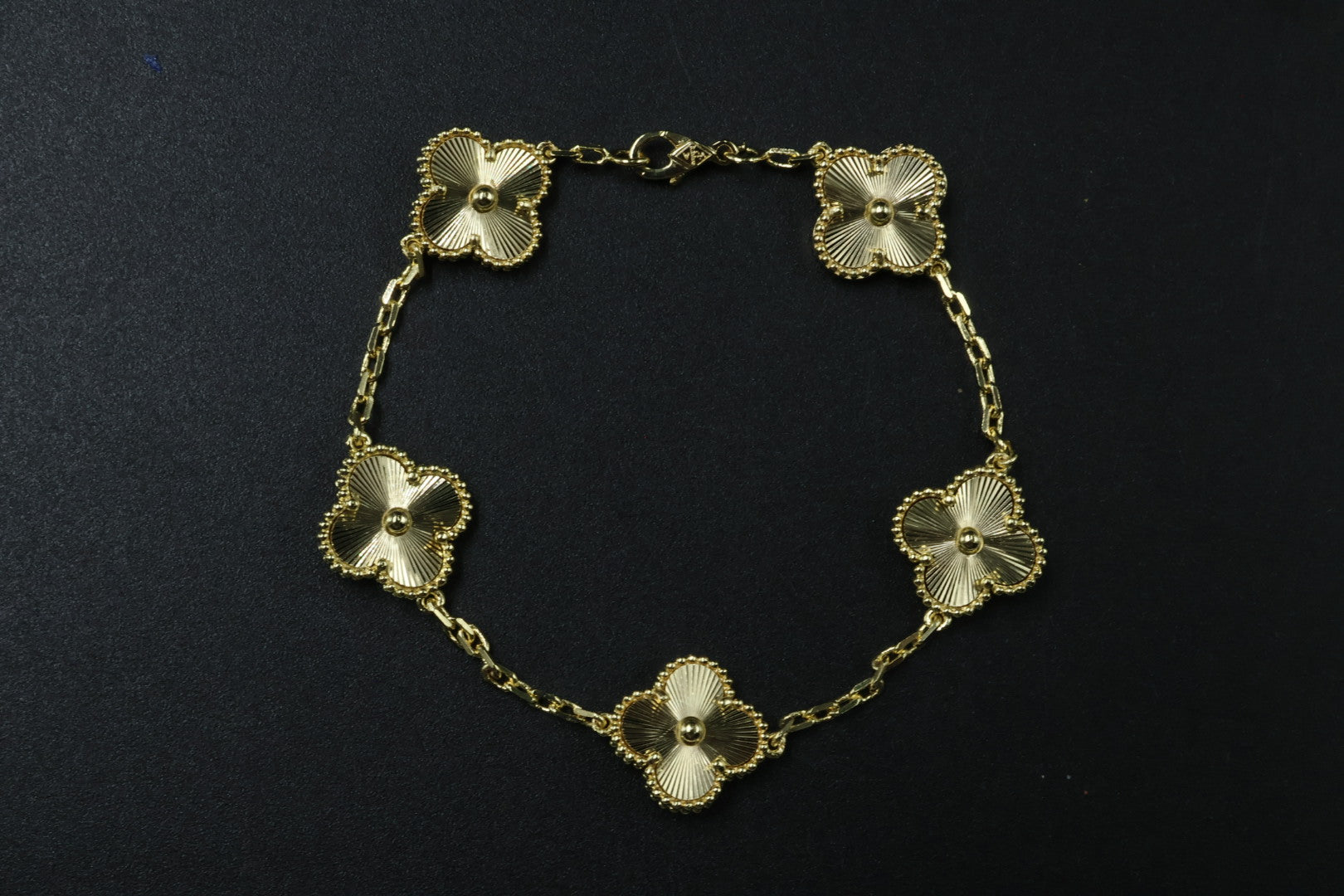 Pulsera VCA Alhambra 1:1 Gold Guilloché