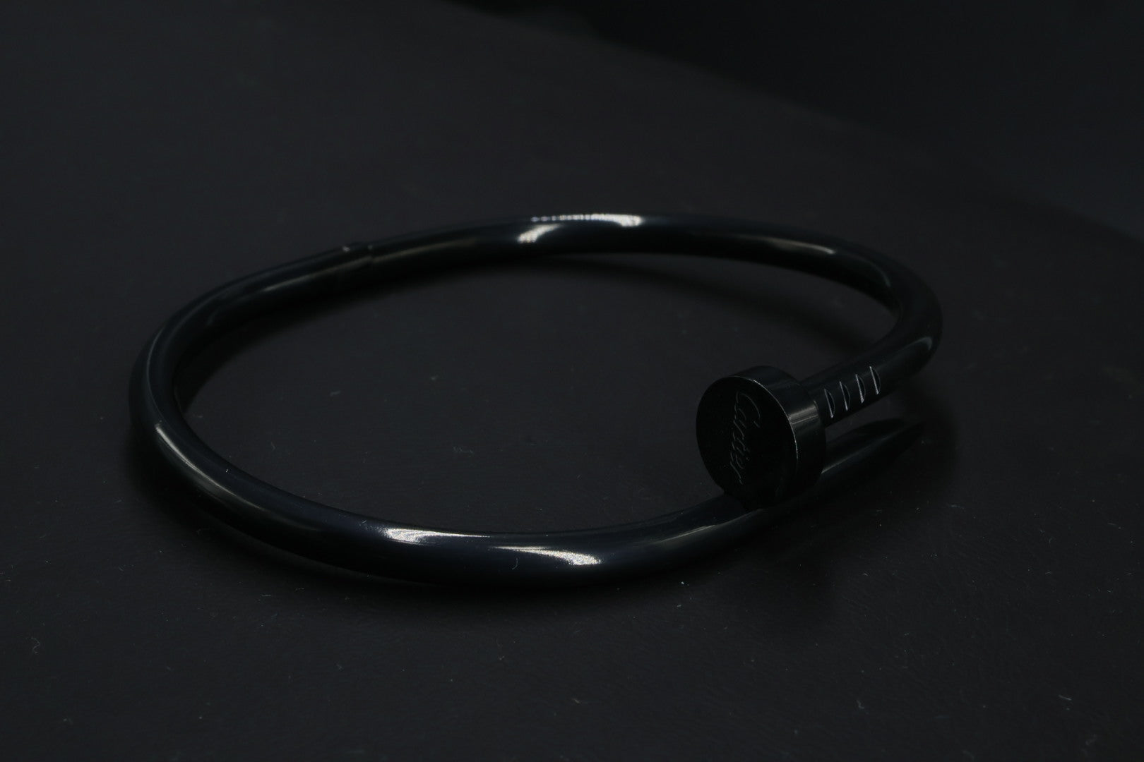 Brazalete Cartier Juste Un Clou Basic - Negro.