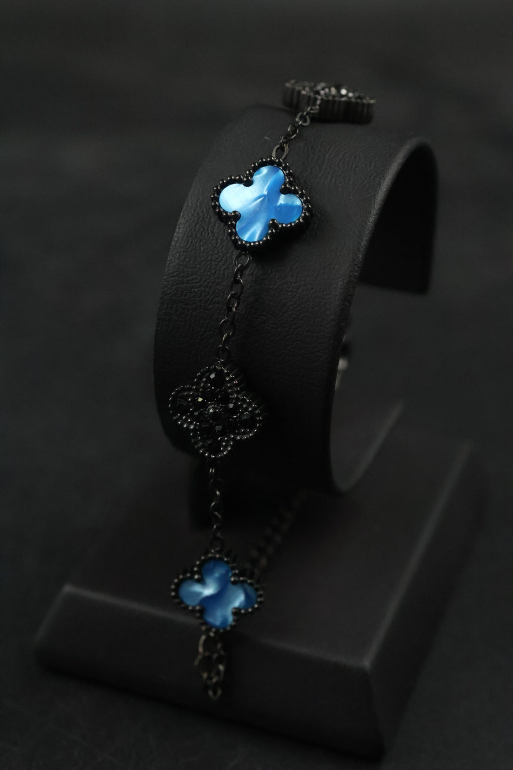Pulsera Trébol Azul Rey Mármol- Zirconias Negras.