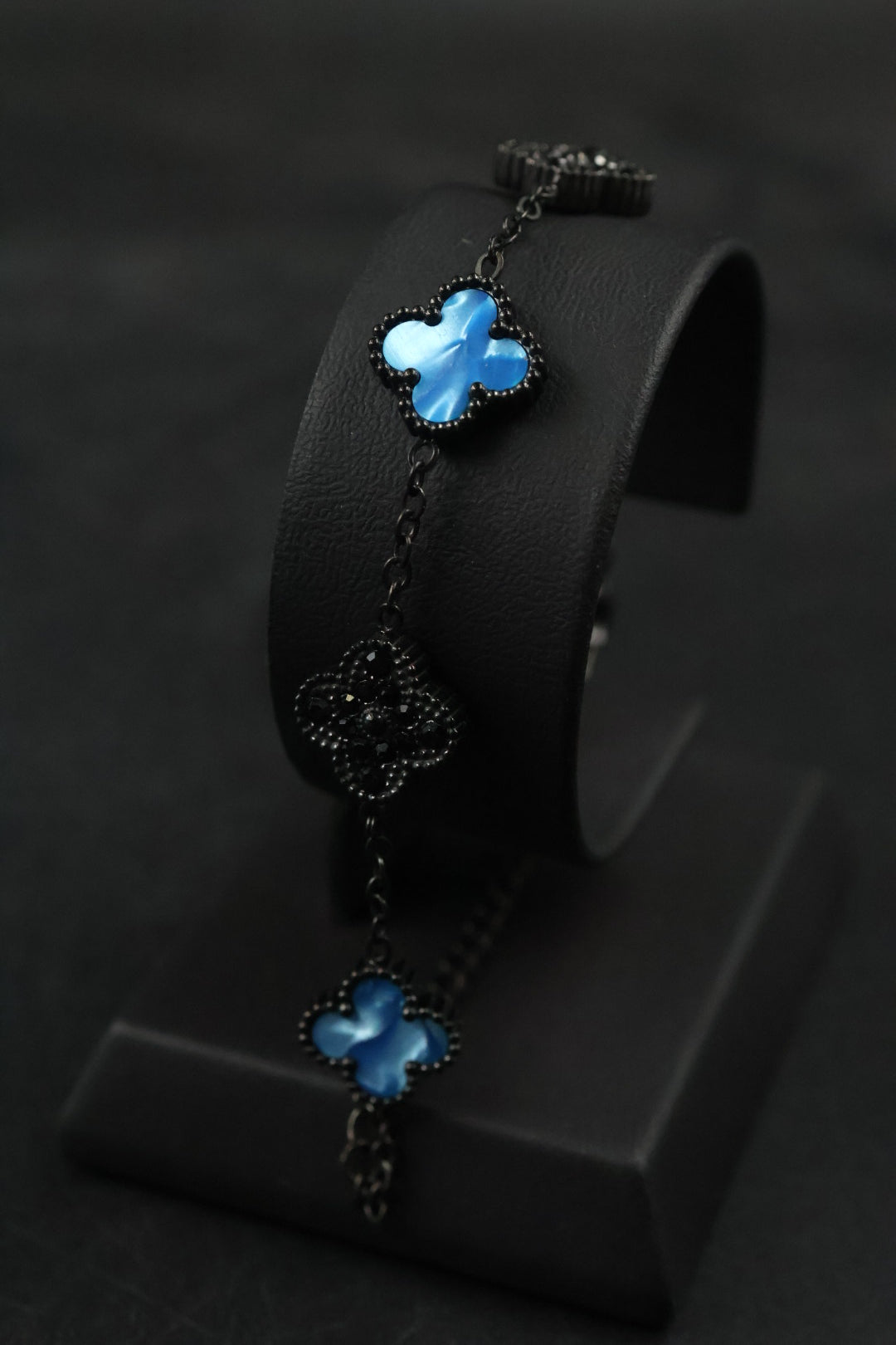 Pulsera Trébol Azul Rey Mármol- Zirconias Negras.