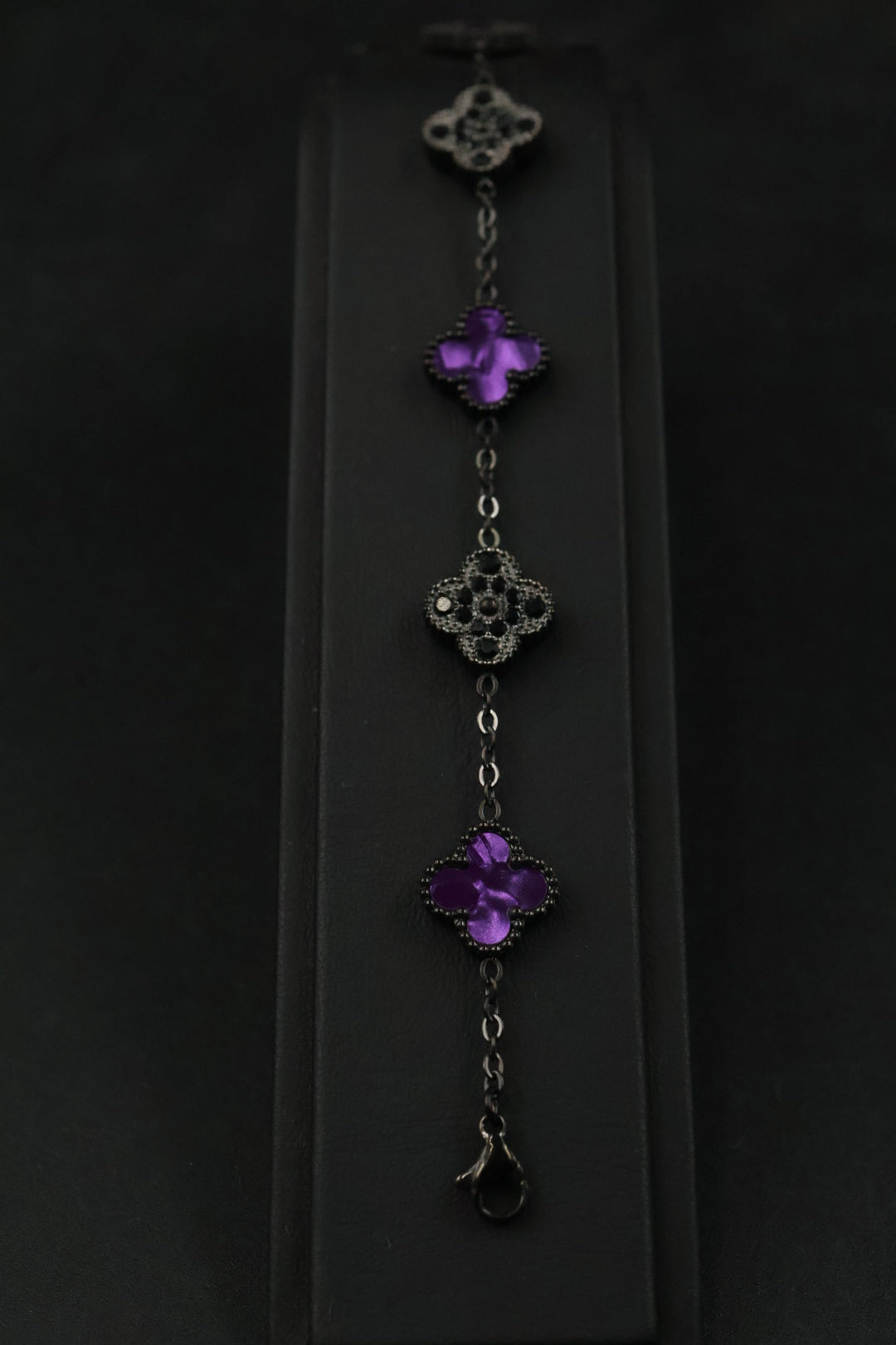Pulsera Trébol Morado Mármol - Zirconias Negras.