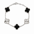Pulsera Trébol Negro - Láser Plateado.