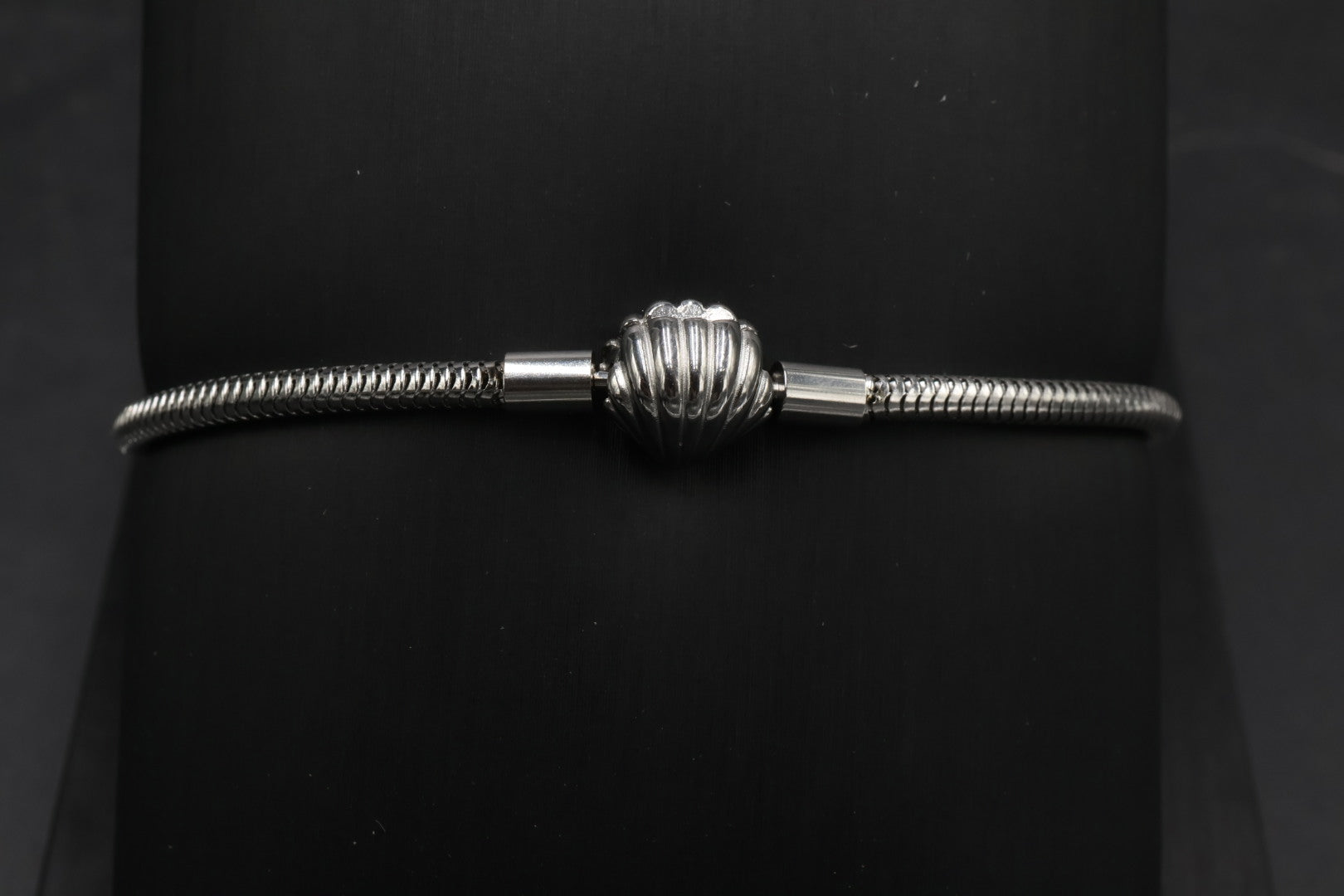 Pulsera tipo Pandora 3.