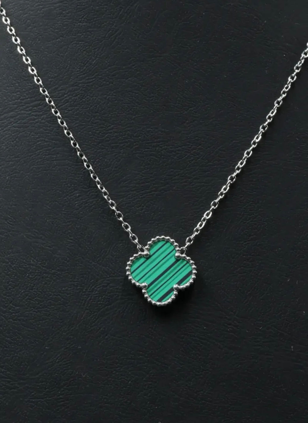 Collar 1 trébol - Plateado / Verde.