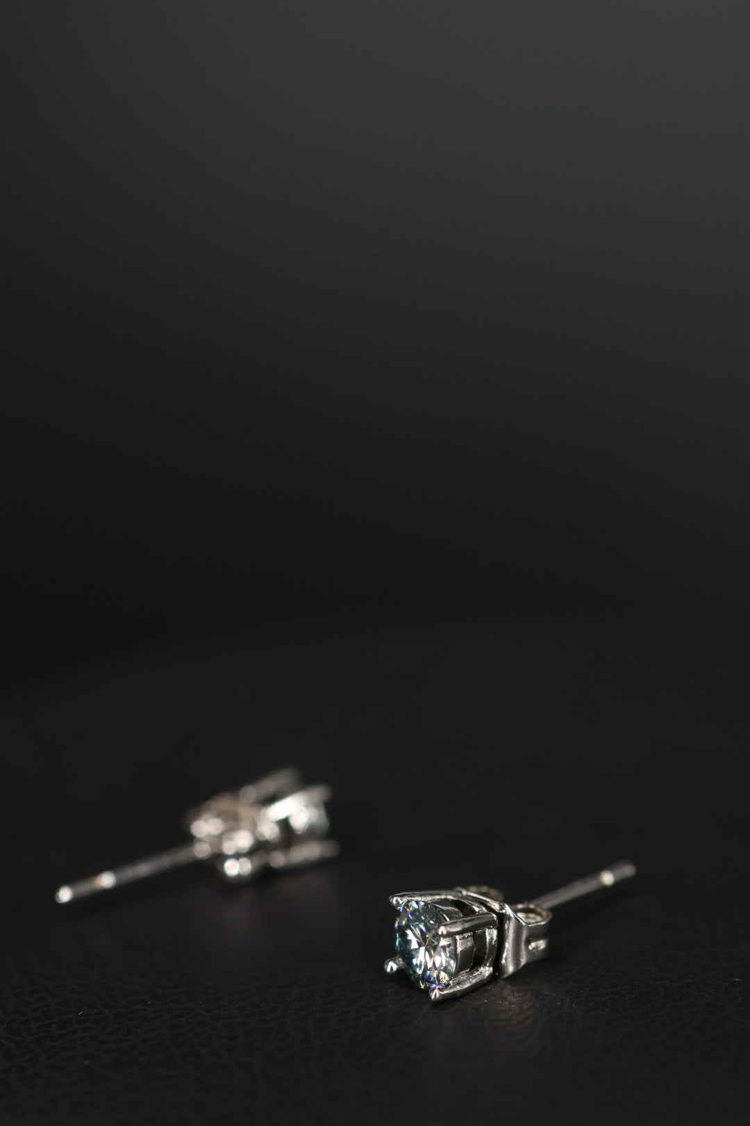 Aretes Plata .925 - Moissanita Gray 0.3 ct.