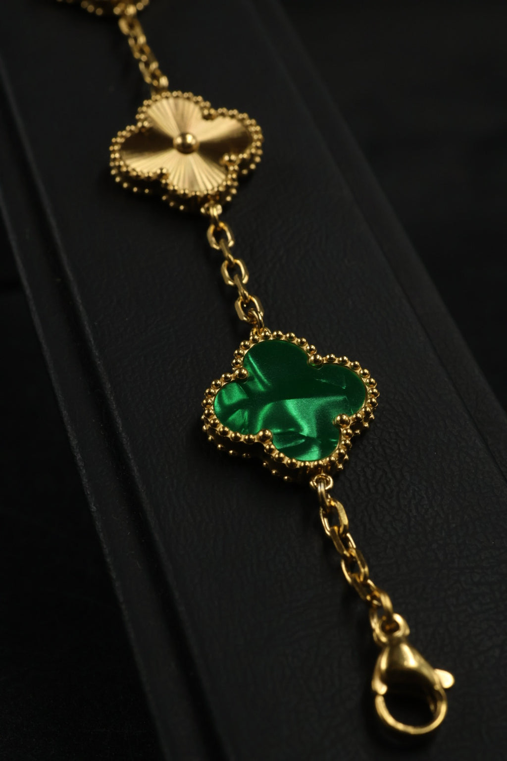 Pulsera Trébol Verde Mármol- Láser Dorado.