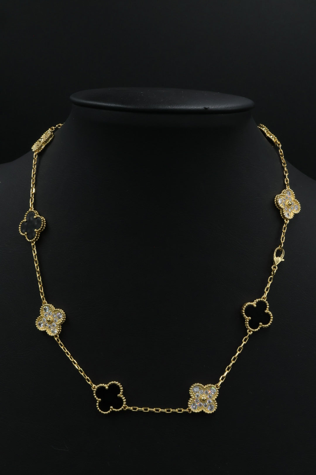 Collar VCA Alhambra 10 Motivos - Gold Onyx Diamonds.