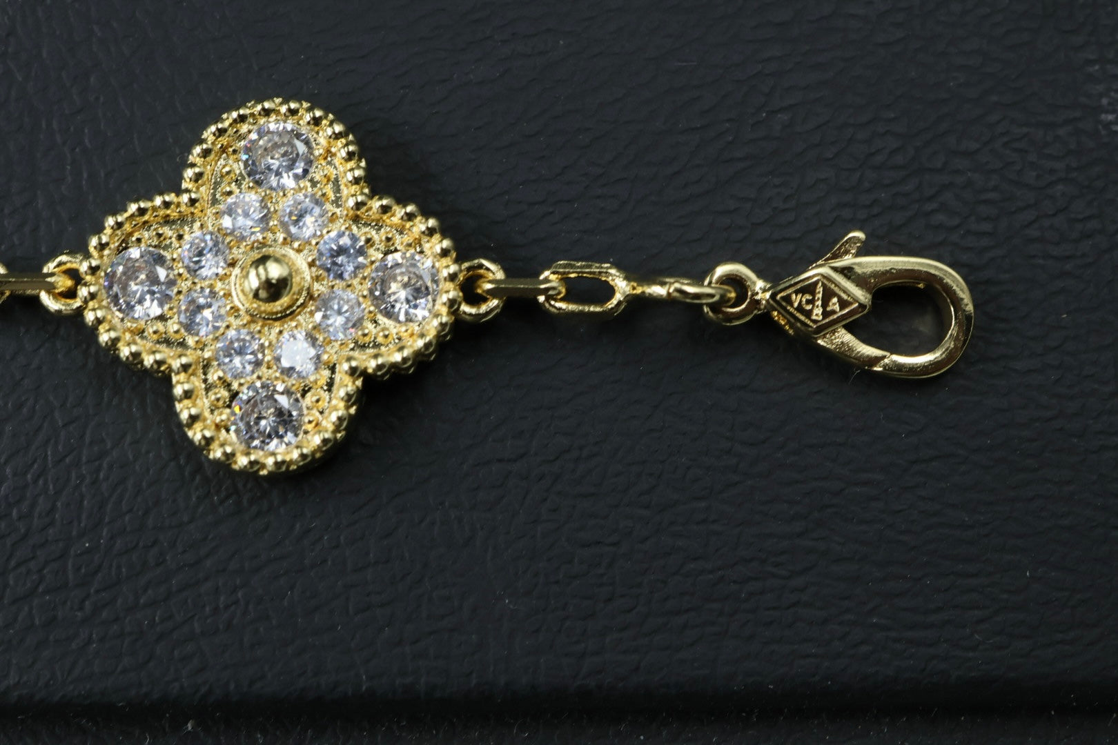 Pulsera VCA Alhambra 1:1 Gold Full Diamonds.