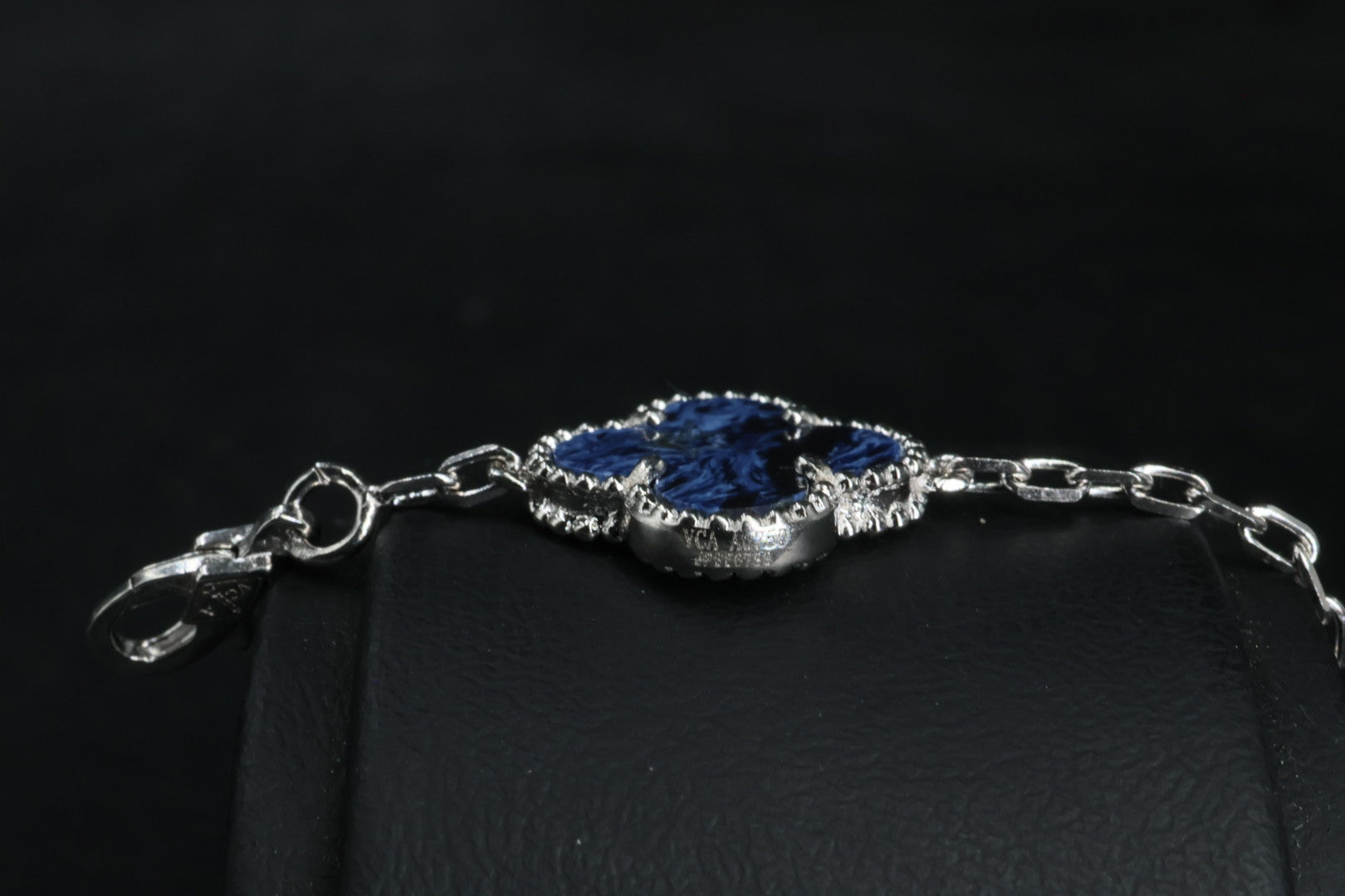 Pulsera VCA Plata .925 1:1 Vintage Alhambra, 5 Motivos Sodalita.