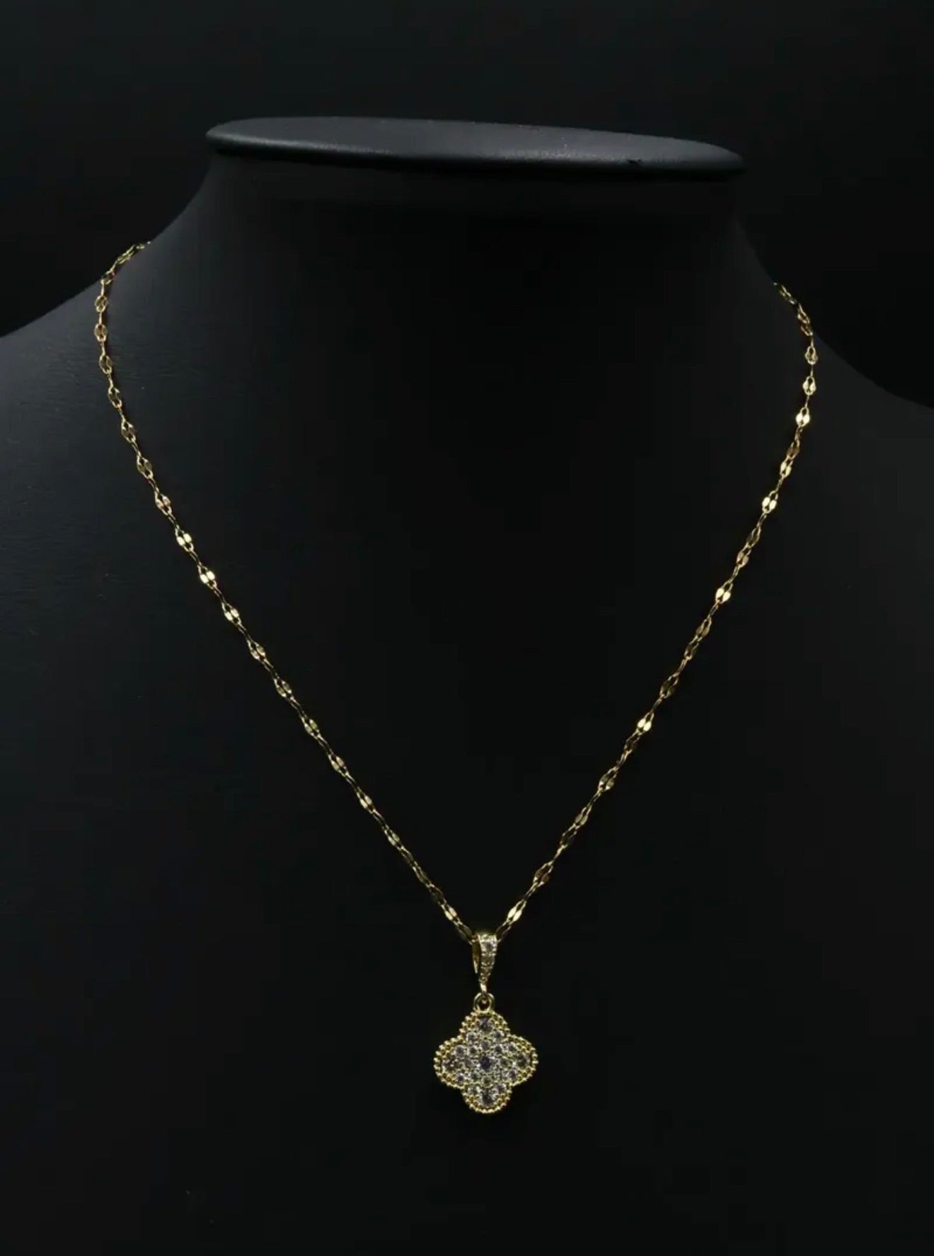 Collar 1 trébol - Dorado Zirconias.