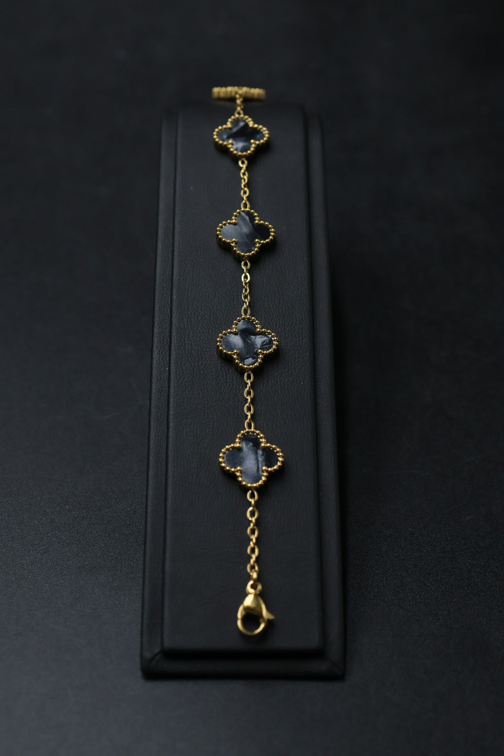 Pulsera Dorada Trébol 13 mm Mármol - Negro.