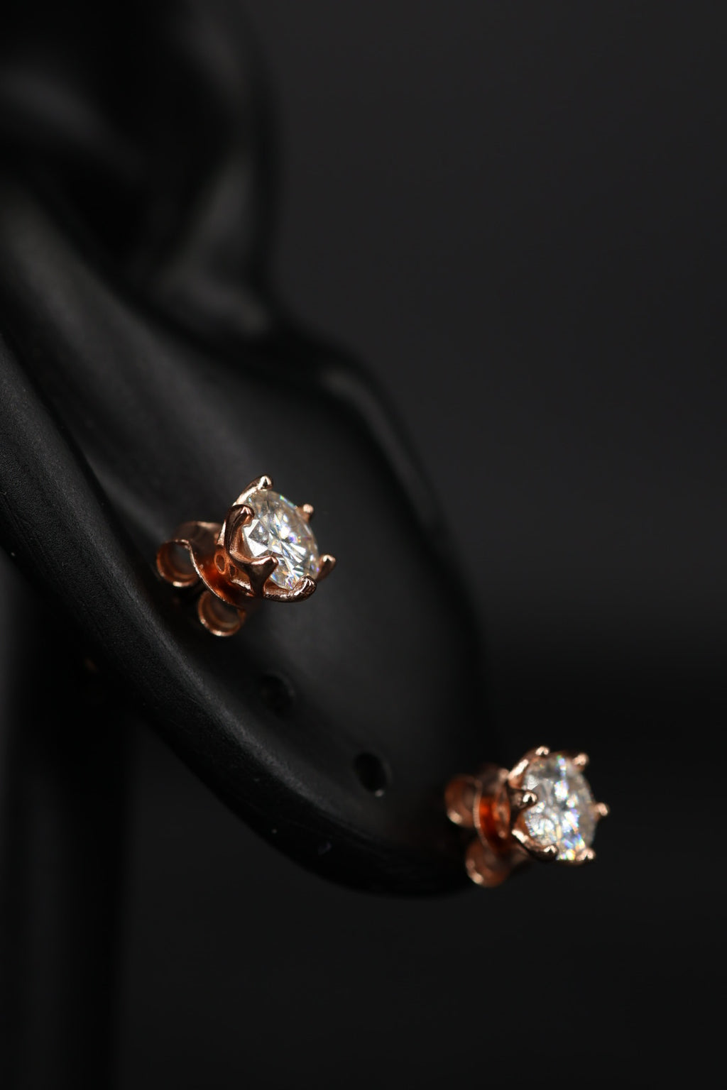 Aretes Plata .925 Baño de Oro Rosa - Moissanita D 0.5 ct.