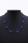 Collar Trébol 13 mm Azul Marmolado. - Negro.