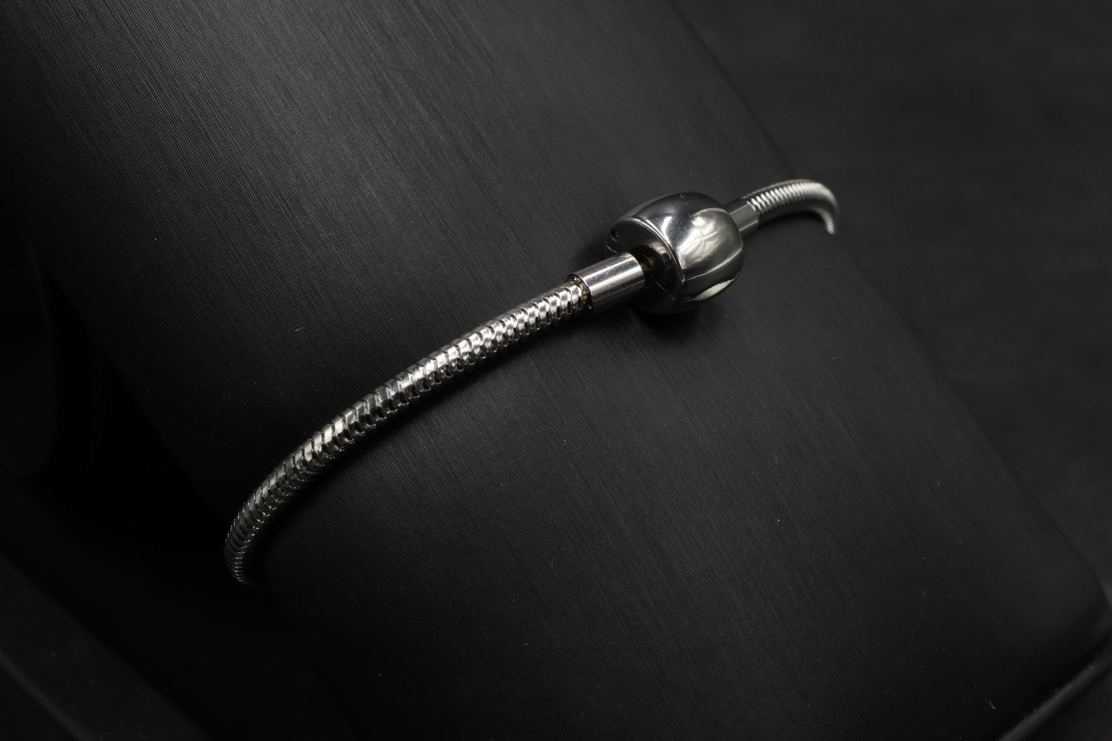 Pulsera tipo Pandora 1.