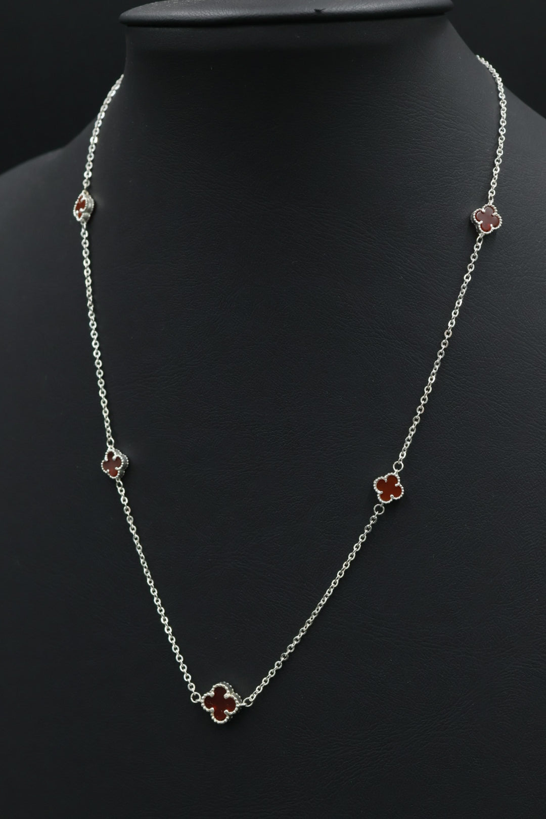 Collar 5 tréboles vino en plata 9.25 S925