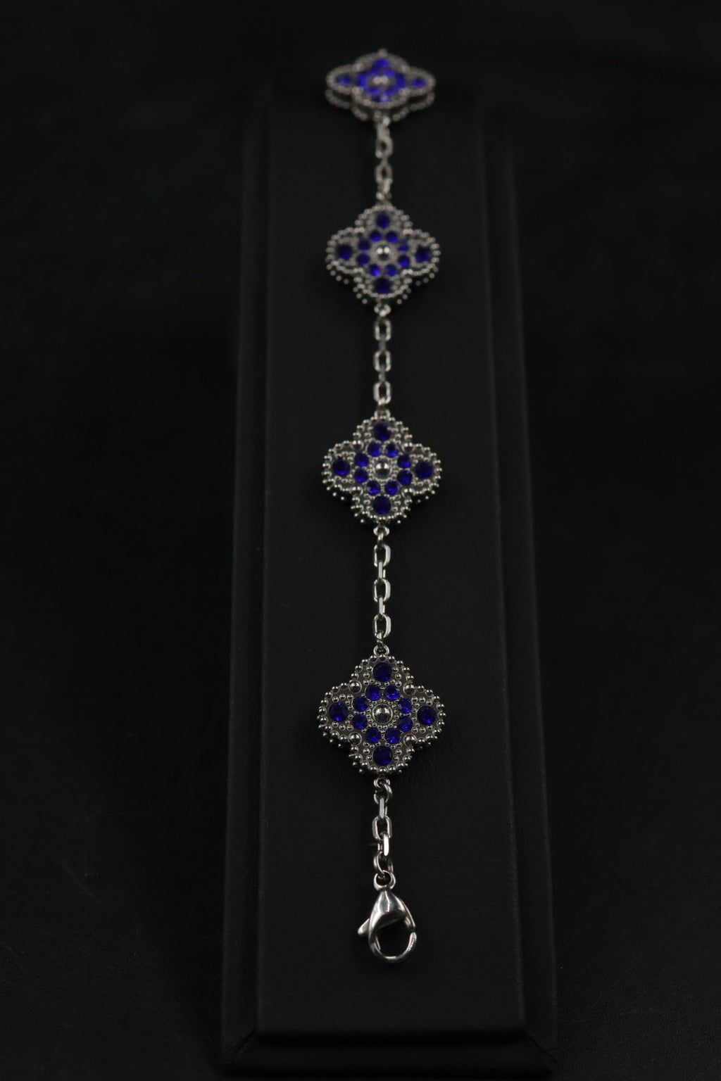 Pulsera Trébol Plateado - Zirconias Azules.