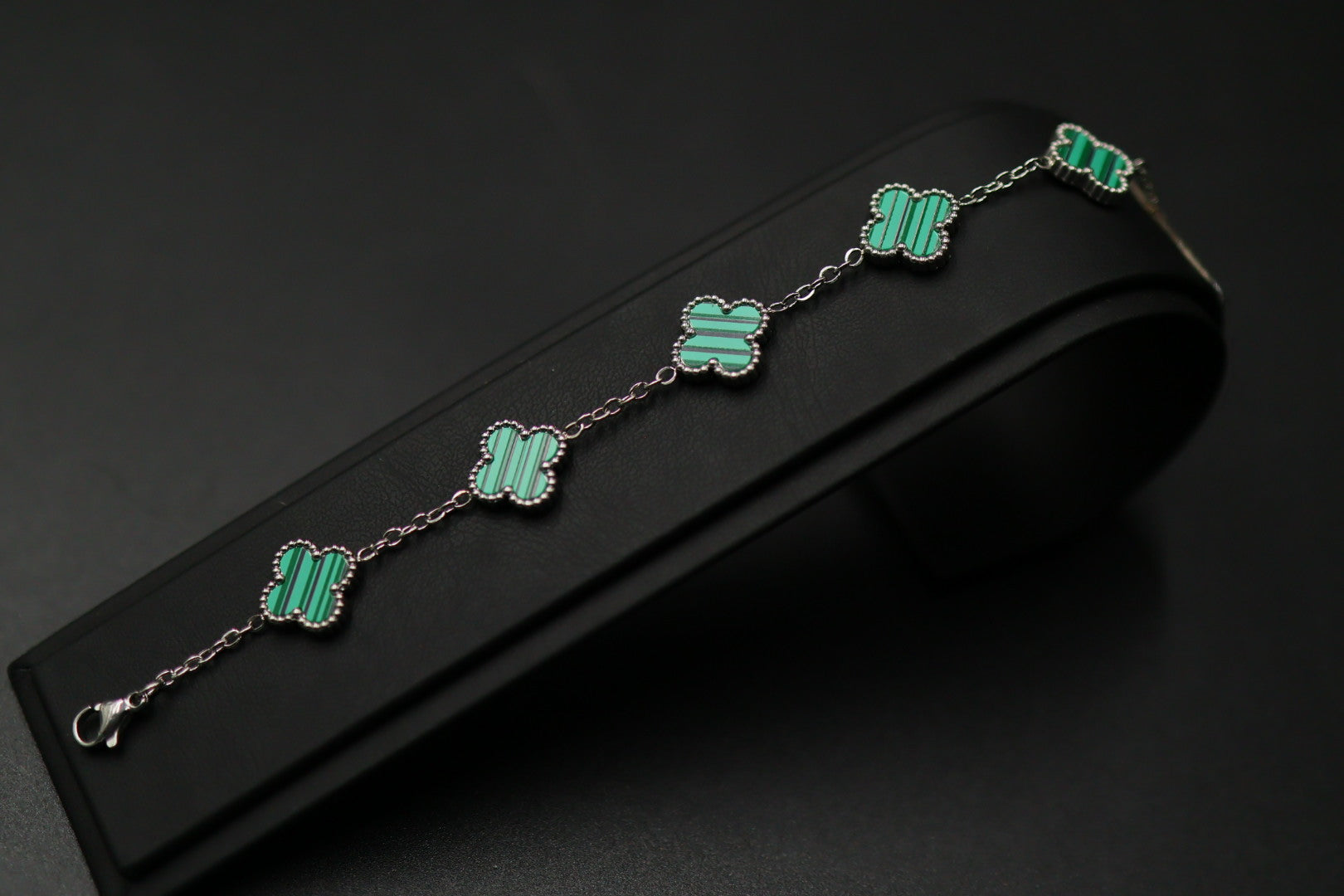 Pulsera Trébol 13 mm Liso Plateado - Verde.