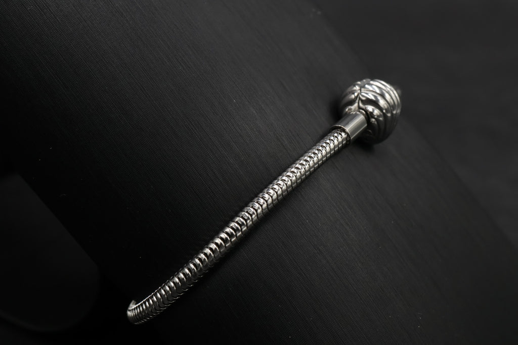Pulsera tipo Pandora 3.
