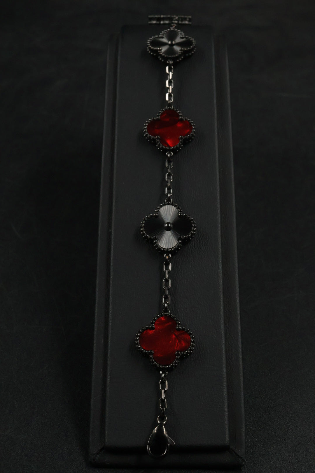Pulsera Trébol Rojo Mármol- Láser Negro.