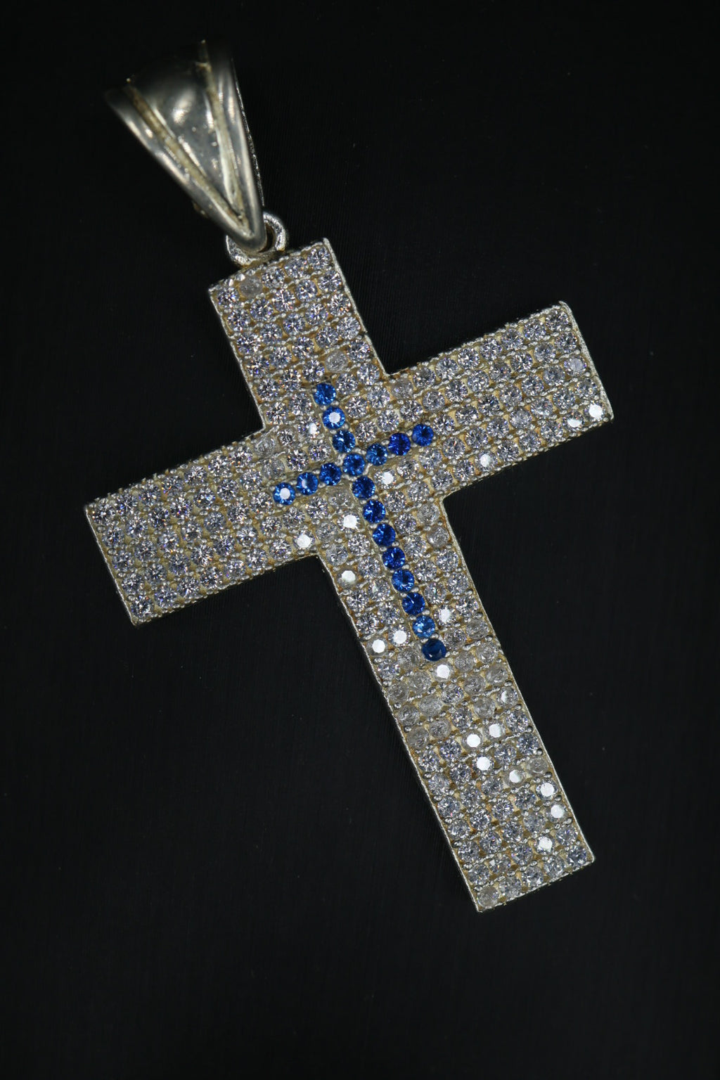 Dije de Cruz con Zirconias S925