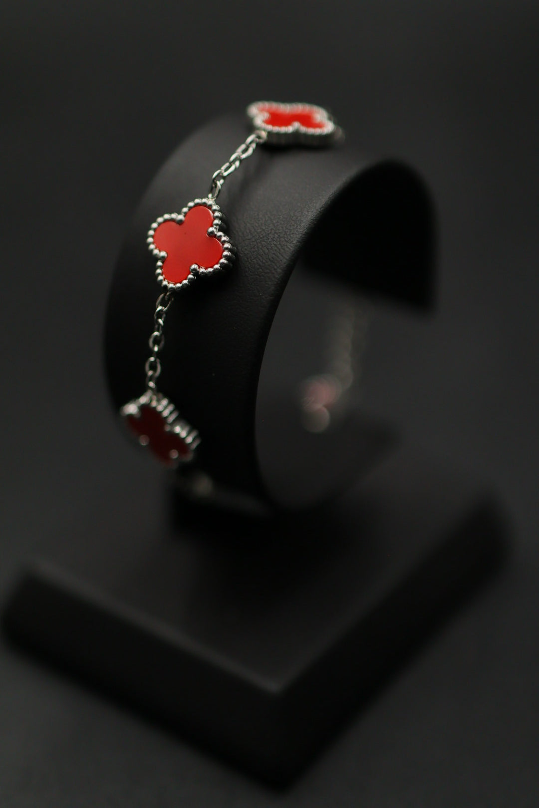 Pulsera Trébol 13 mm Liso Plateado - Rojo.