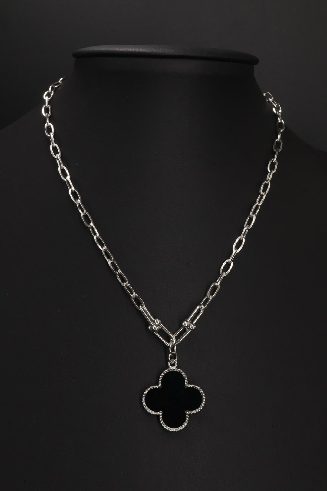 Collar Grande 1 trébol - Plateado / Negro.